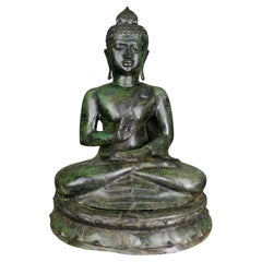 Grande statue de Bouddha de jardin thaïlandaise du 20ème siècle en bronze moulé, finition vert-de-gris