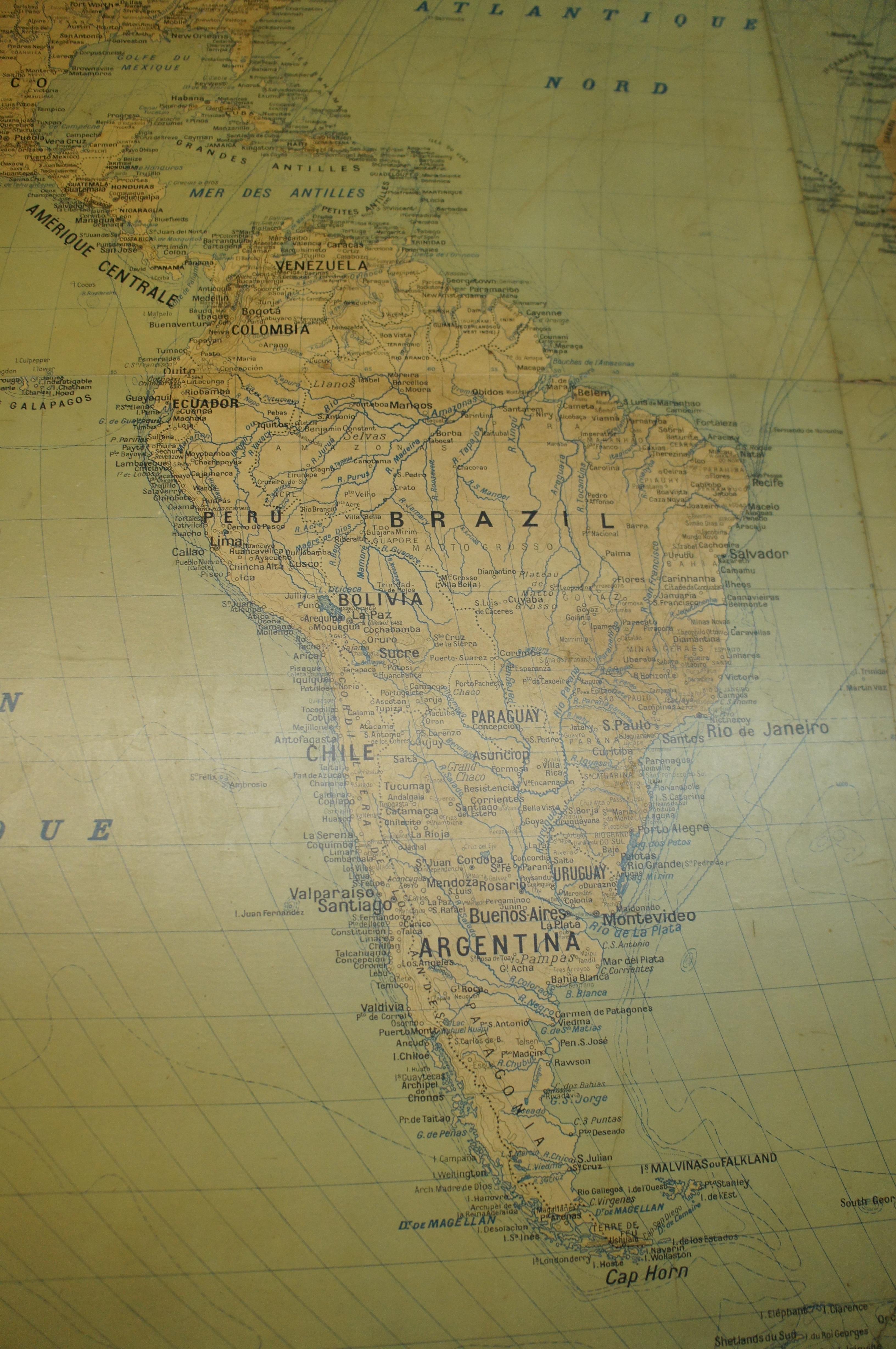 20ième siècle Grande carte murale ovale du monde entier du 20e siècle 13' en vente