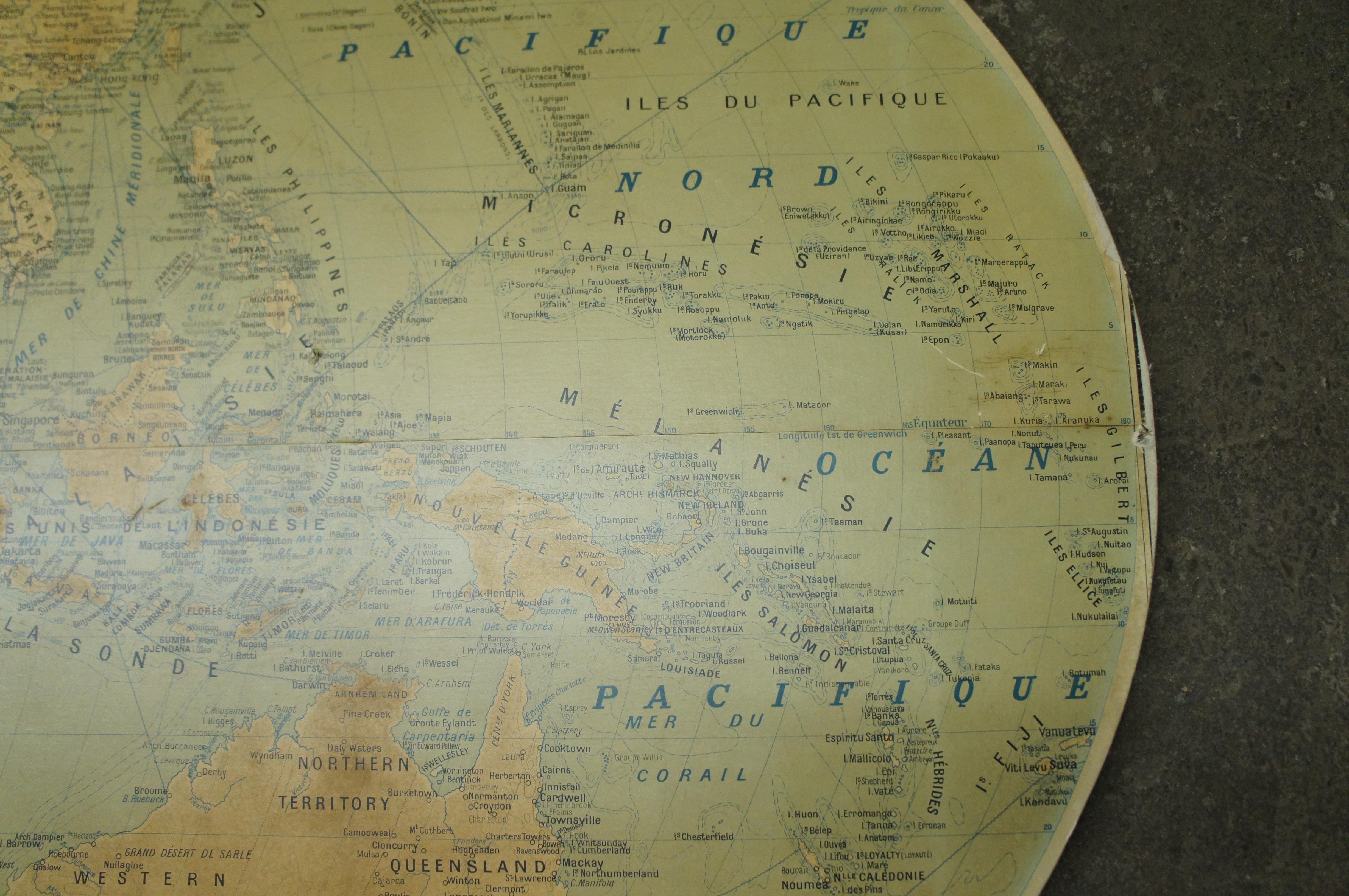 Grande carte murale ovale du monde entier du 20e siècle 13' en vente 2