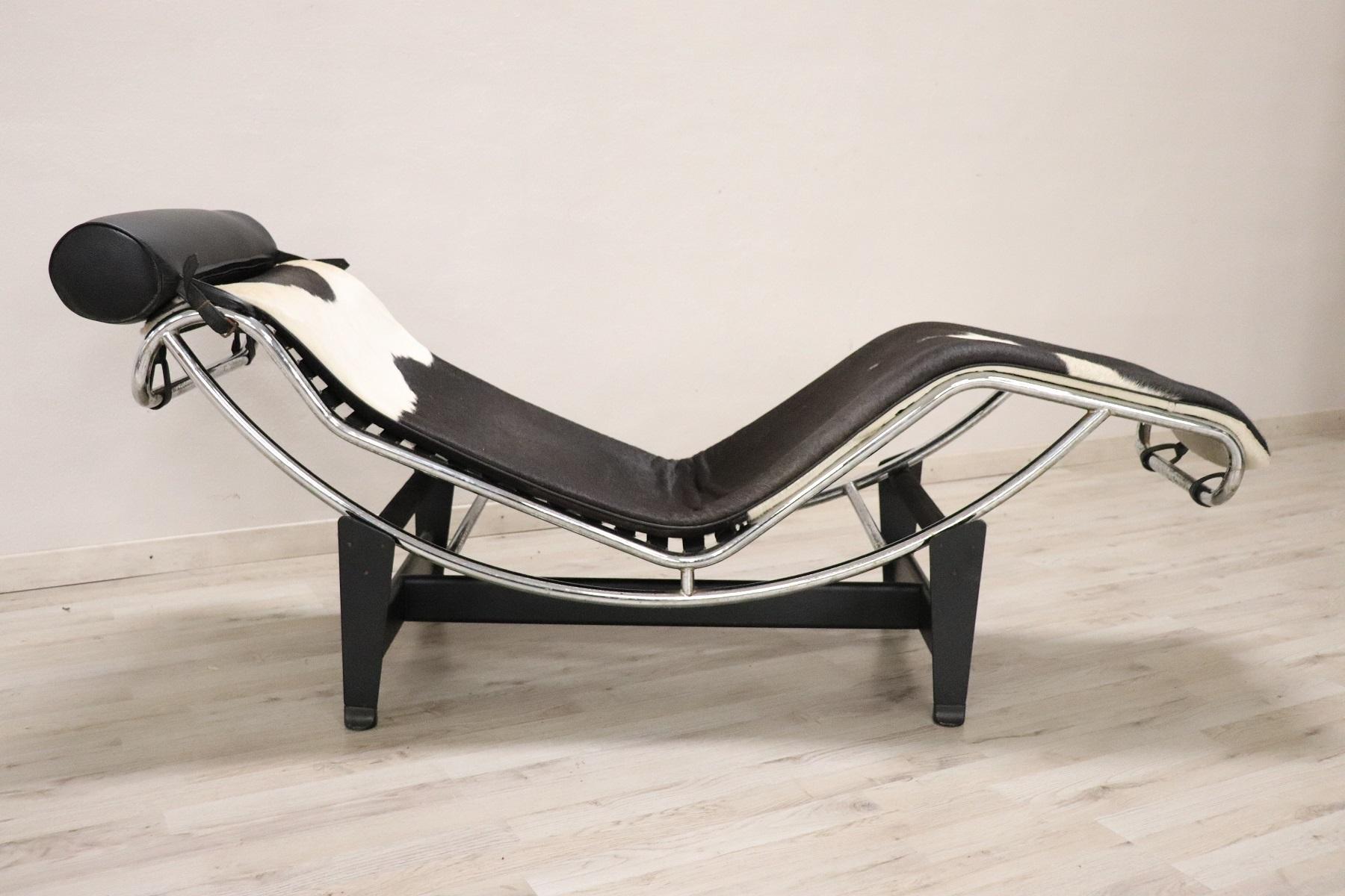 Animal Skin 20th Century LC4 Chaise Longue by Le Corbusier in Cow Skin