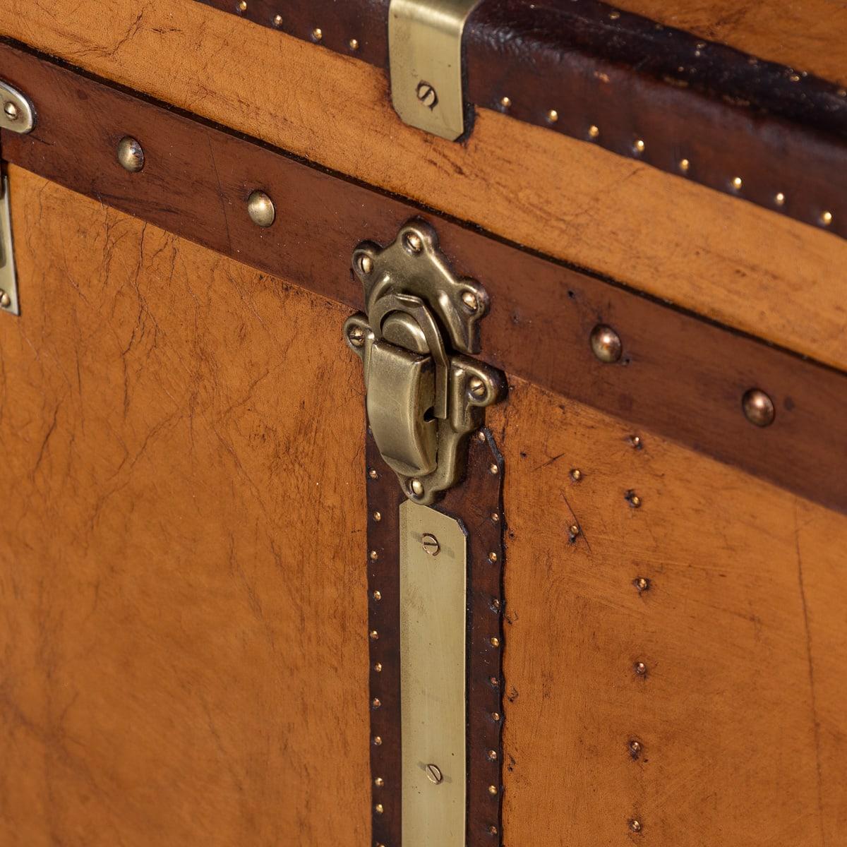 20th Century Leather Clad English Army / Navy Style Trunk For Sale 14