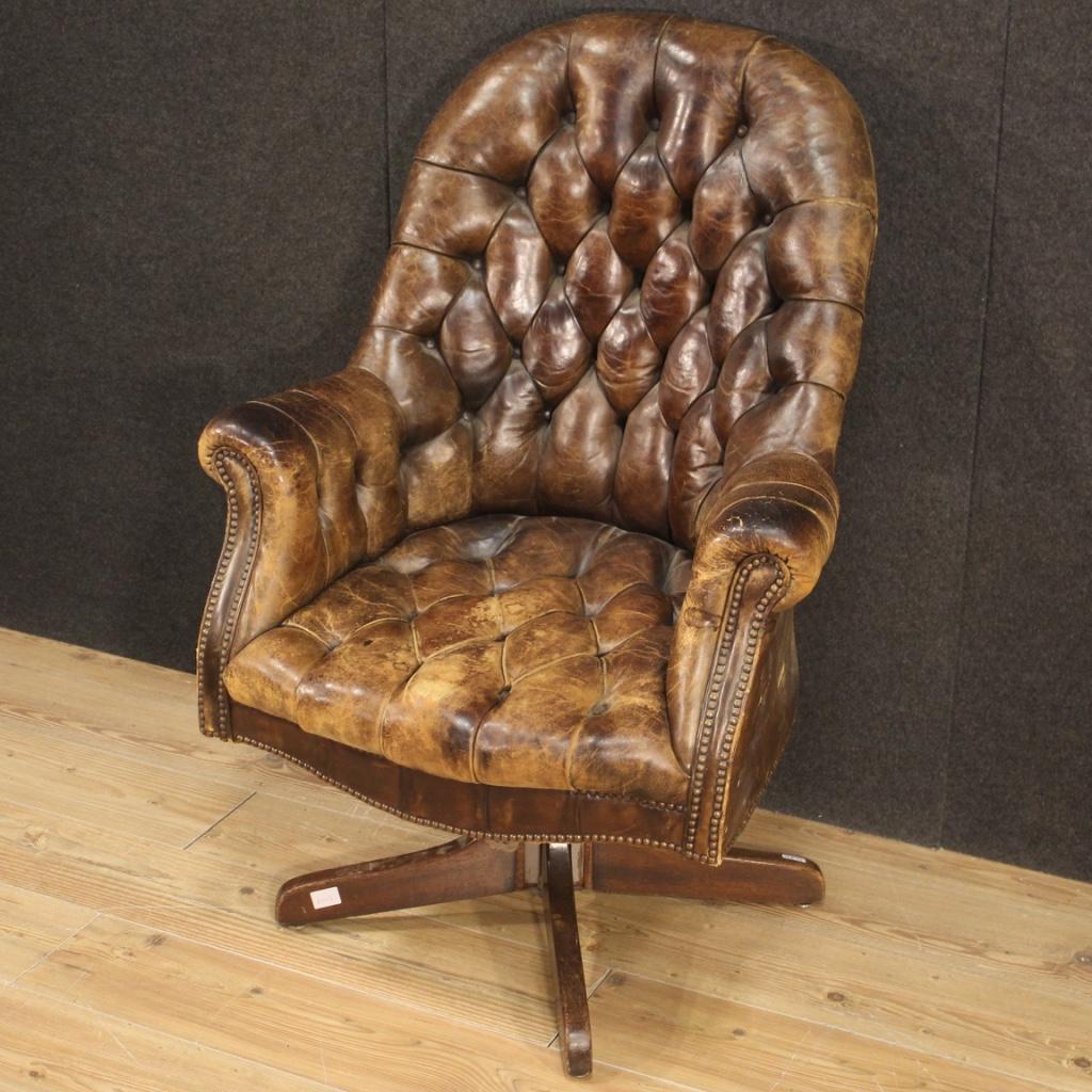 British 20th Century Leather English Armchair, 1930 For Sale