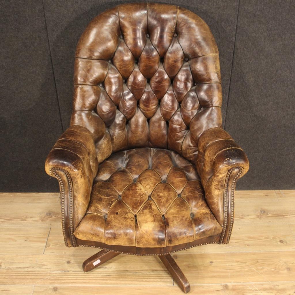 20th Century Leather English Armchair, 1930 In Fair Condition For Sale In Vicoforte, Piedmont