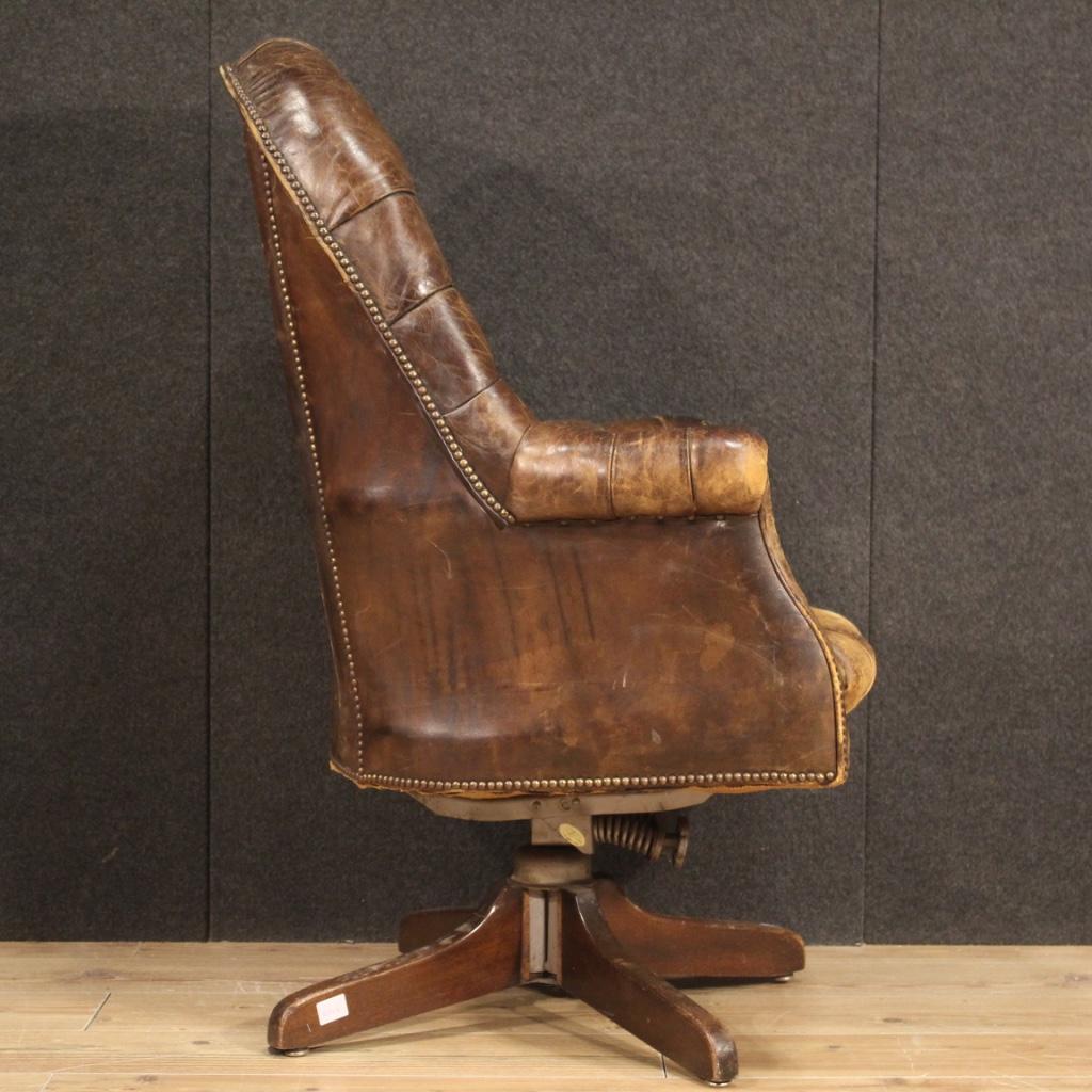 20th Century Leather English Armchair, 1930 For Sale 1