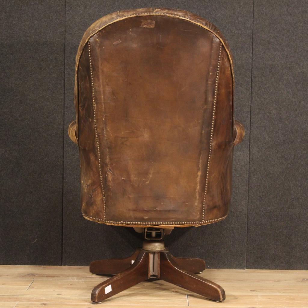 20th Century Leather English Armchair, 1930 For Sale 2