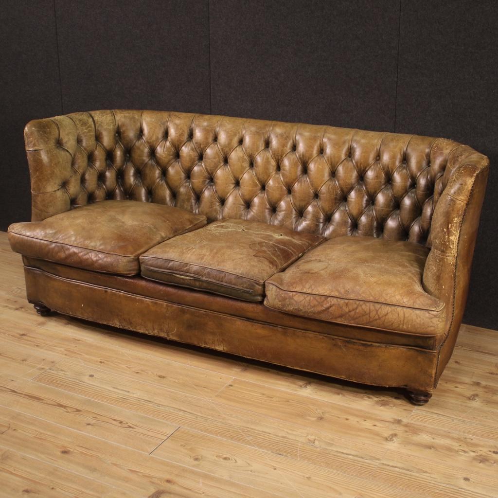 British 20th Century Leather English Chesterfield Sofa Couch, 1920