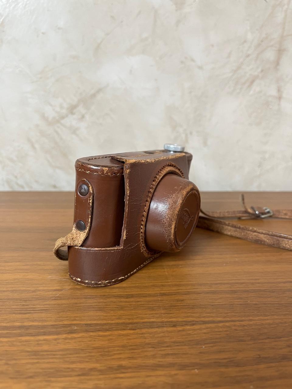 Appareil photo Leica du 20e siècle, années 1950 Bon état - En vente à LEGNY, FR