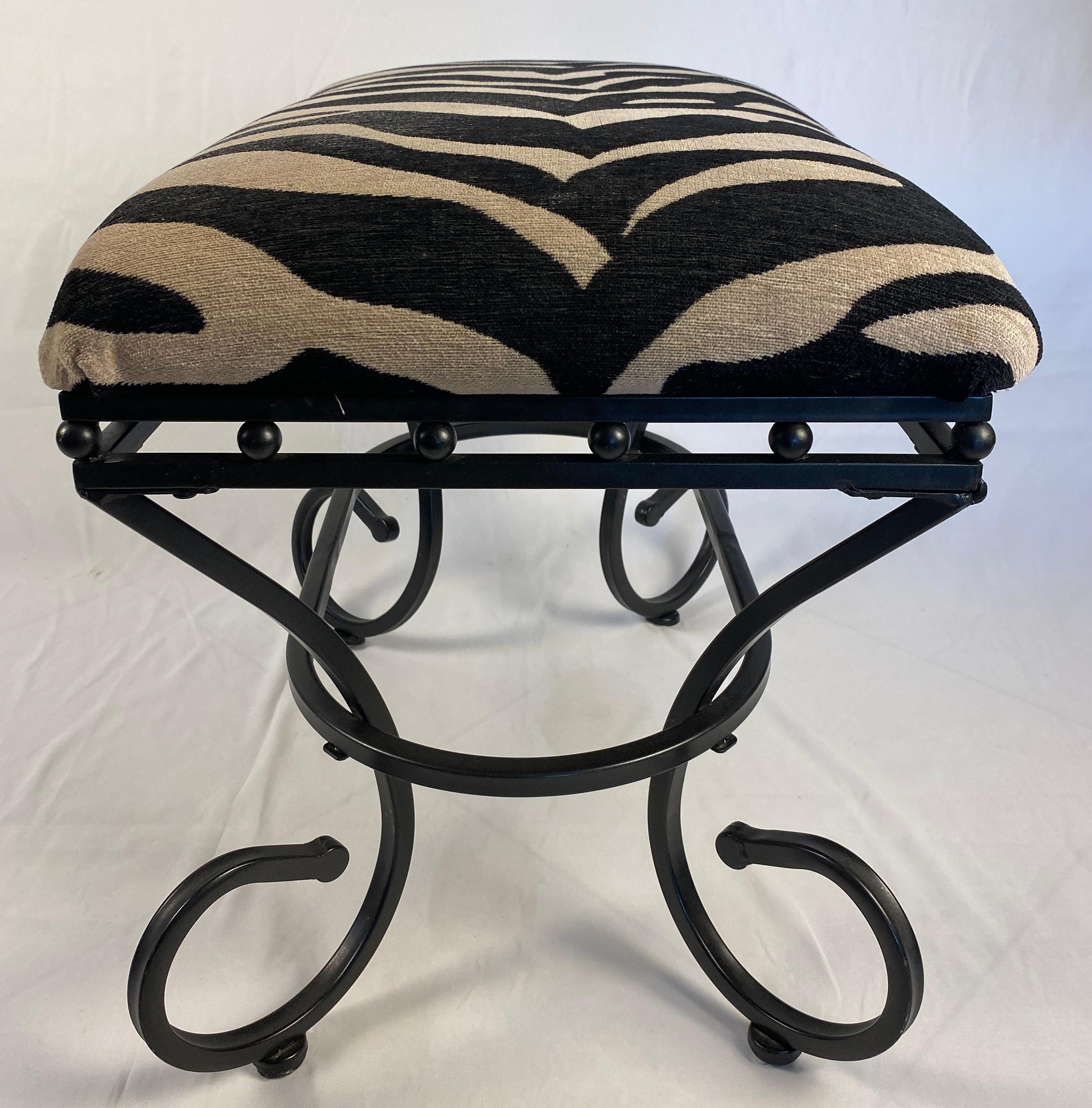 Chinese 20th Century Leopard Vintage Stool For Sale