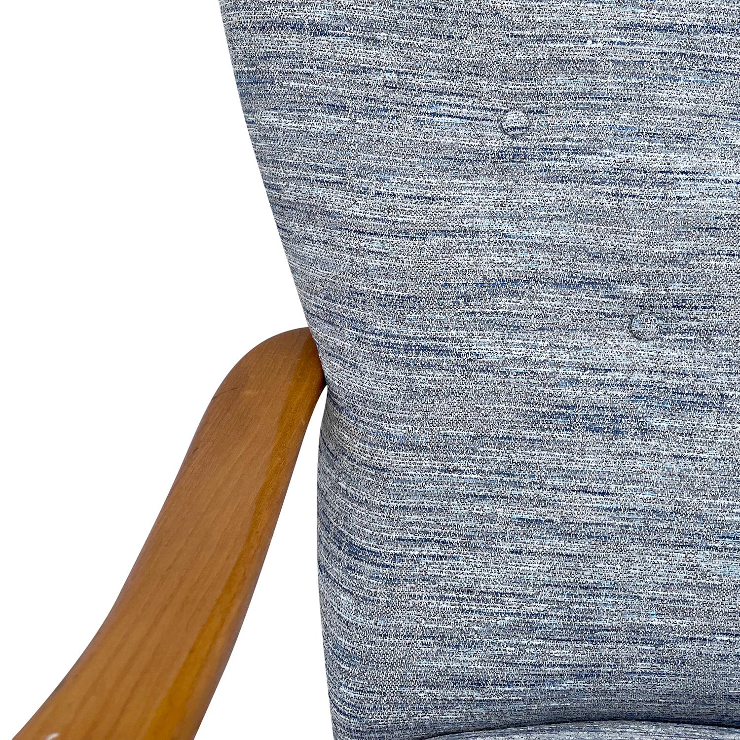 Fauteuil danois bleu-gris en noyer du 20e siècle, chaise scandinave vintage en vente 1