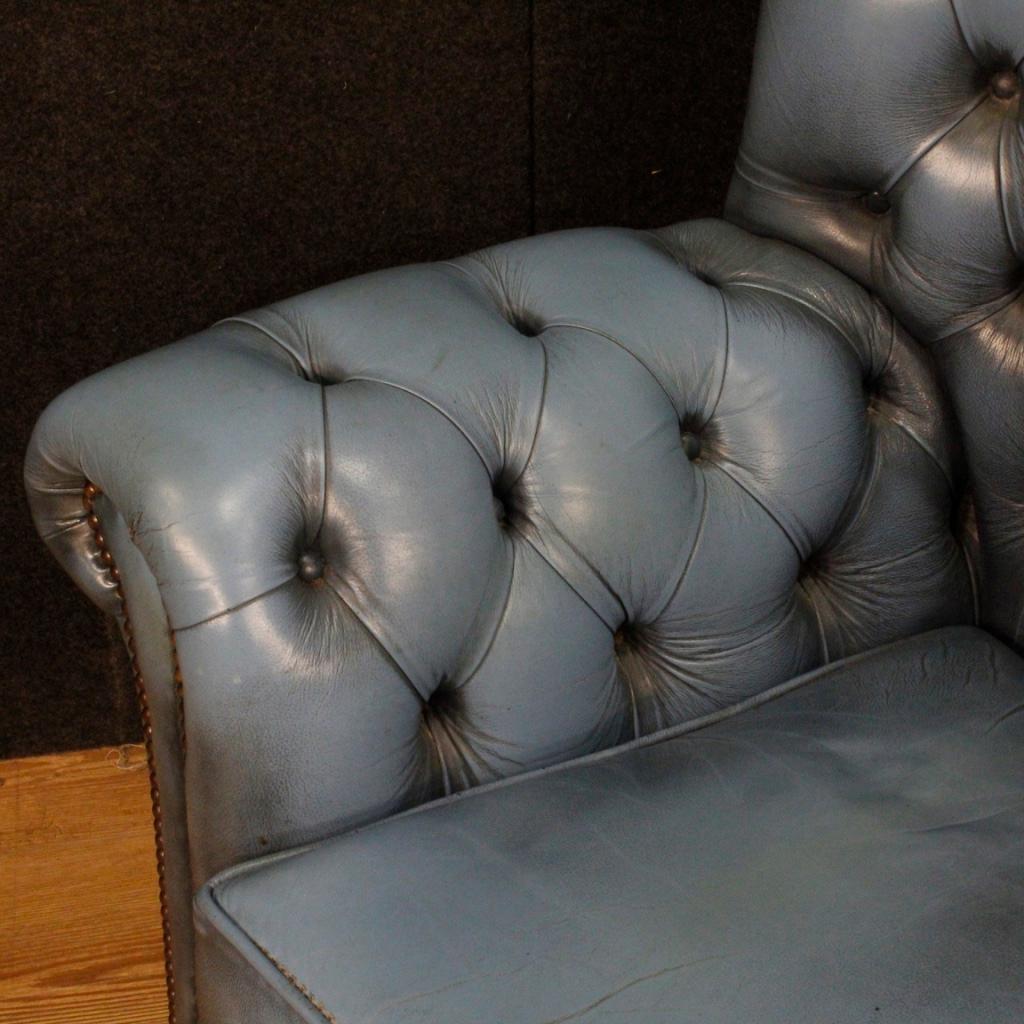 20th Century Light Blue Leather English Armchair, 1970 In Good Condition In Vicoforte, Piedmont