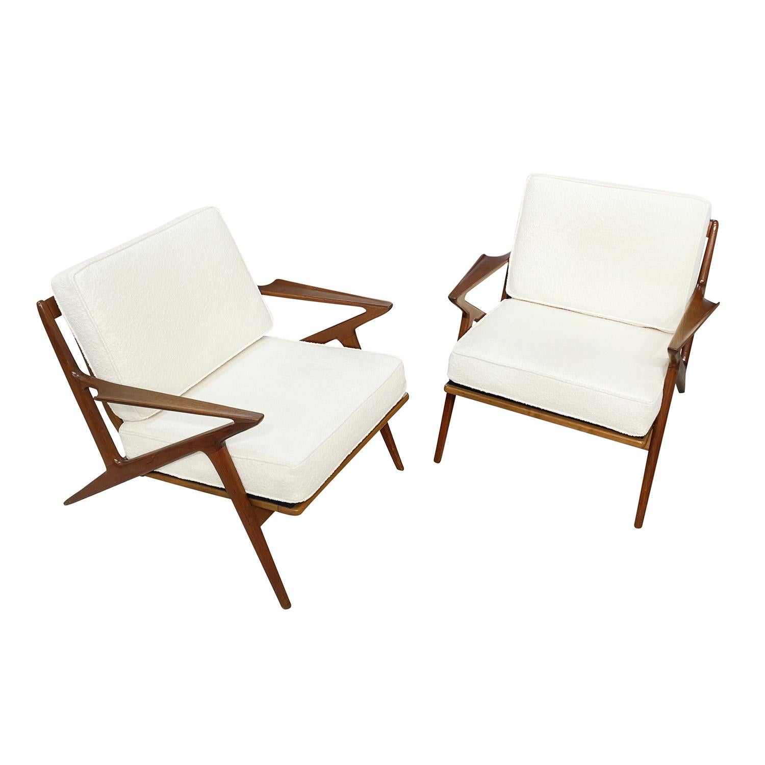 20th Century Light-Brown Danish Pair of Walnut Z Lounge Chairs by Poul Jensen For Sale 2