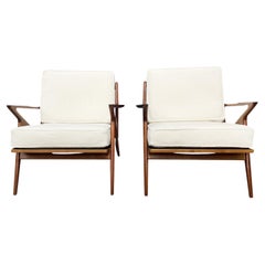 20th Century Light-Brown Danish Pair of Walnut Z Lounge Chairs by Poul Jensen