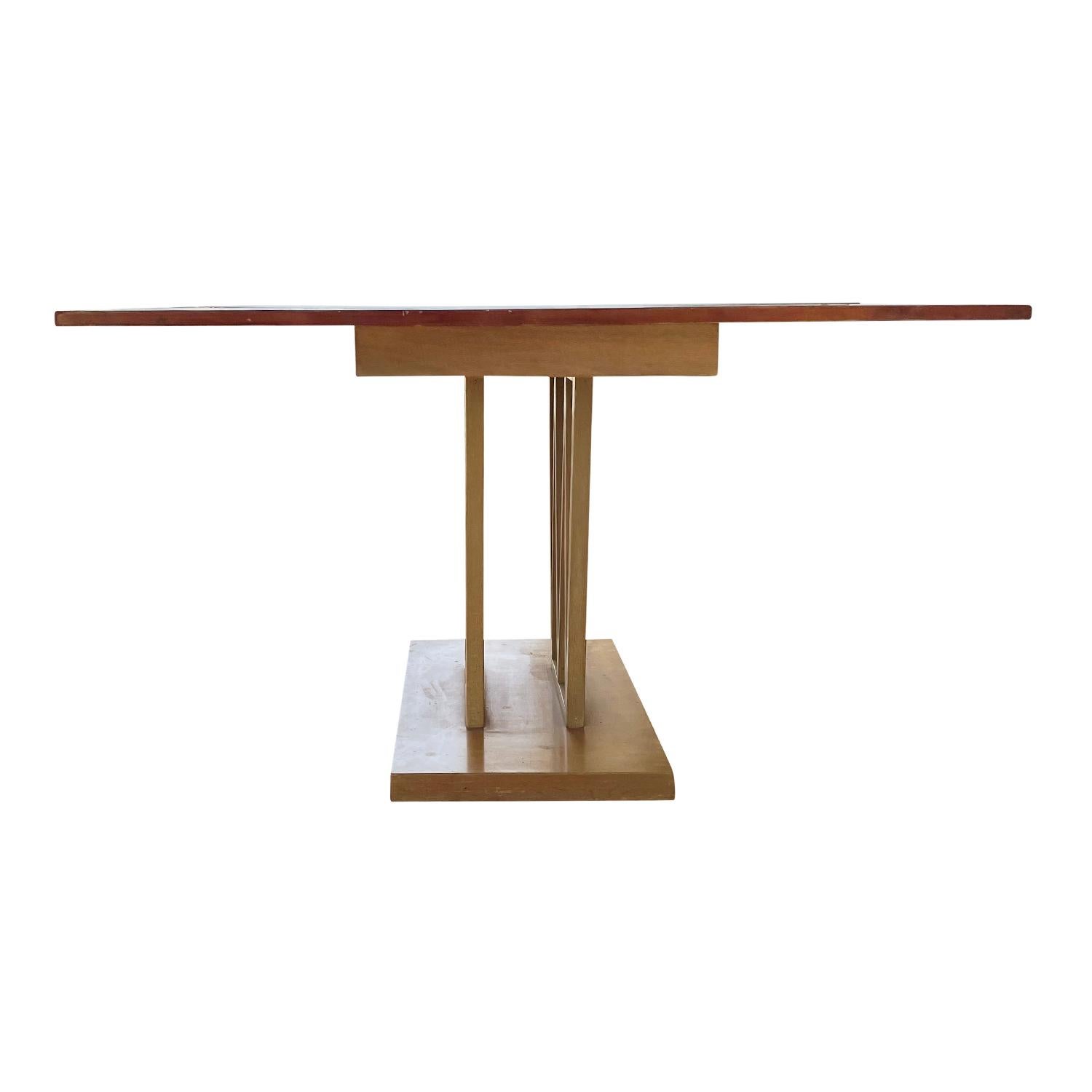 Noyer Table de salle à manger, table d'appoint en noyer pliante du 20e siècle, danoise, vintage et sculpturale en vente