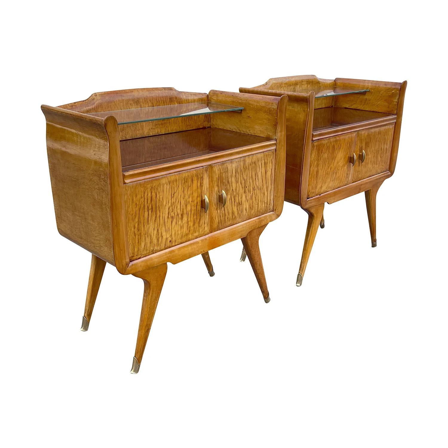 20th Century Italian Pair of Mid-Century Maplewood Nightstands by Paolo Buffa In Good Condition For Sale In West Palm Beach, FL