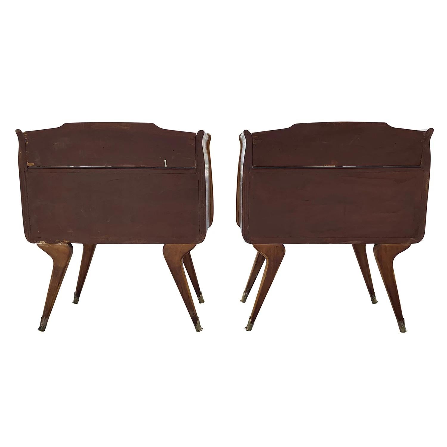 20th Century Italian Pair of Mid-Century Maplewood Nightstands by Paolo Buffa For Sale 3