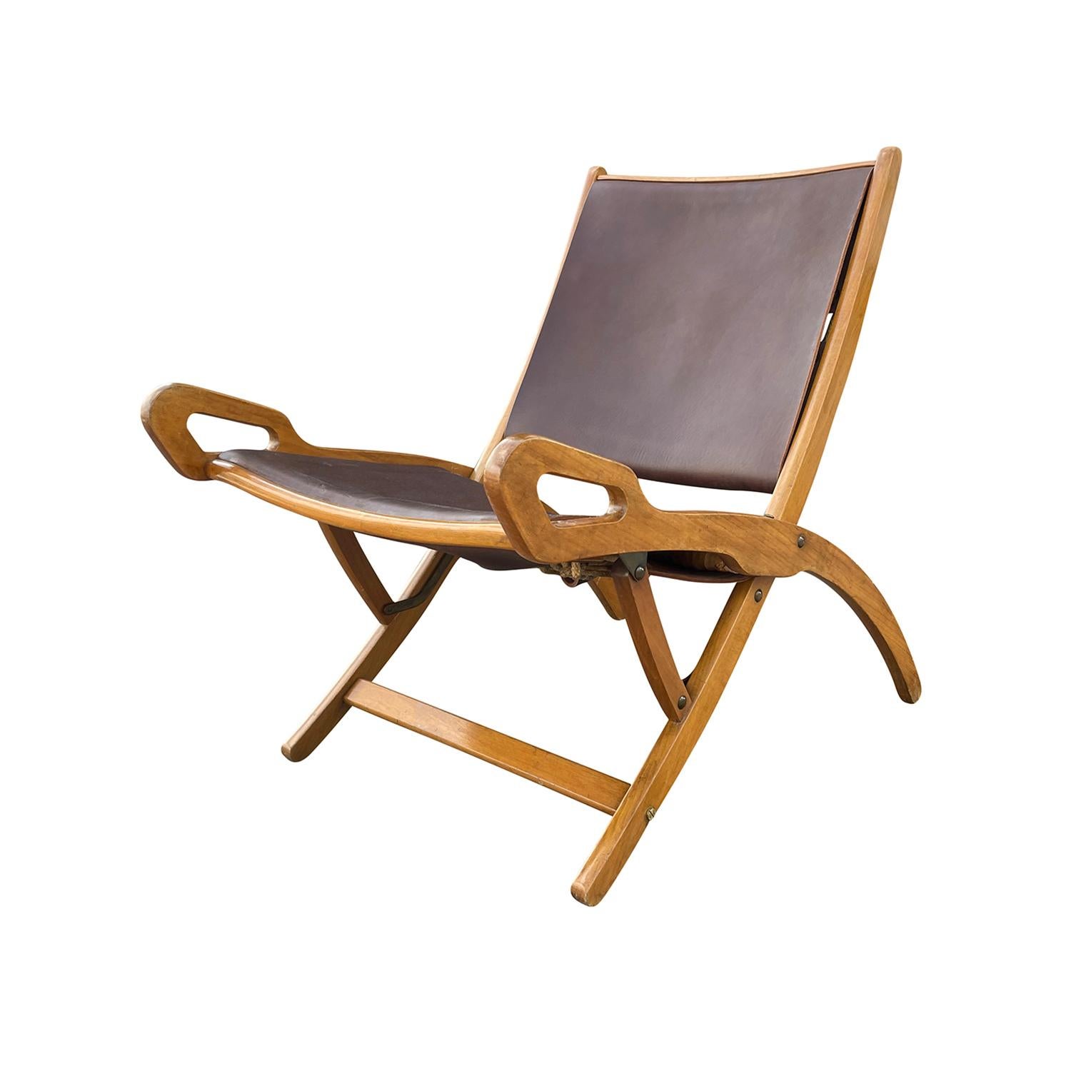 Hand-Carved 20th Century Italian Vintage Walnut Ninfea Folding Side Chair by Gio Ponti For Sale