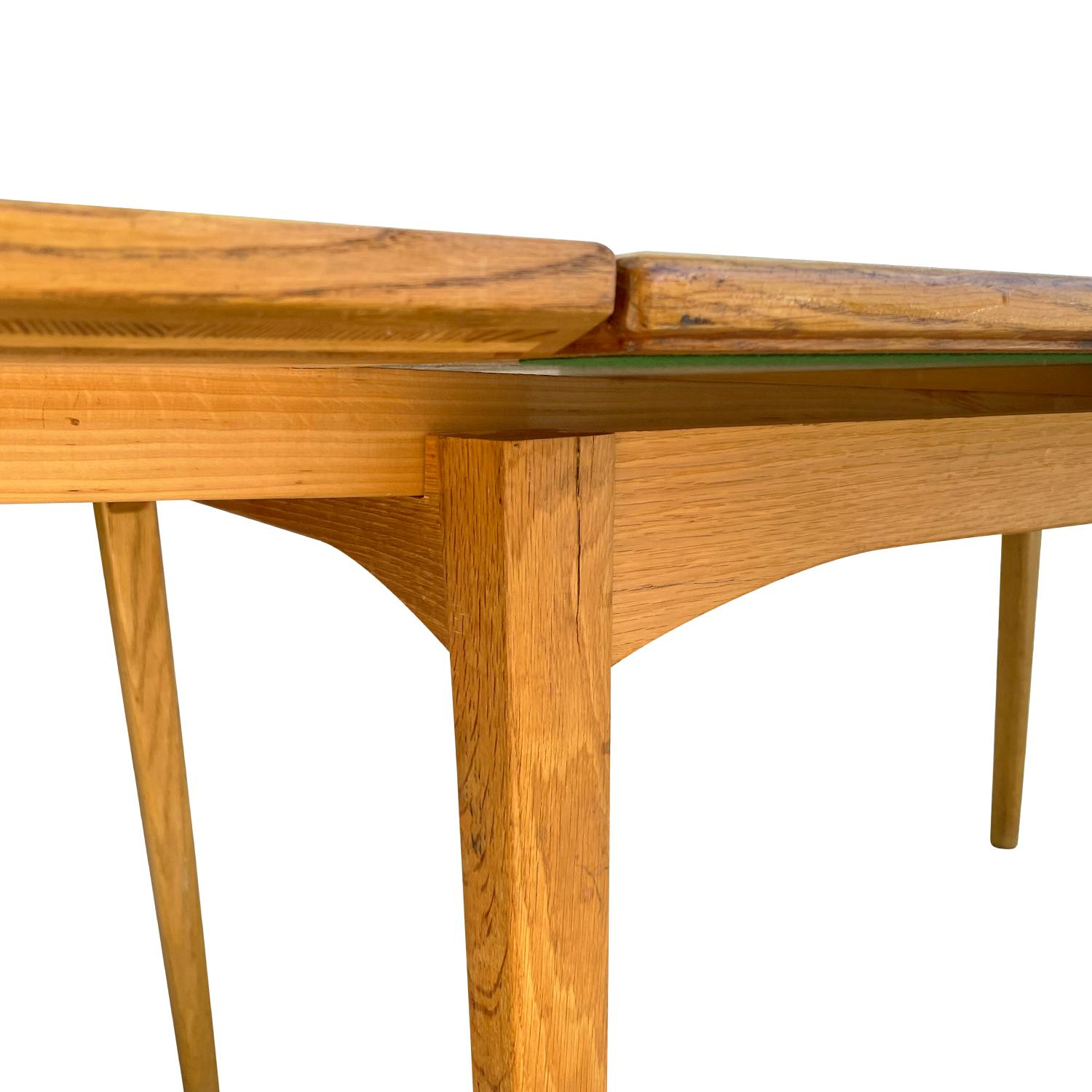 20th Century Swedish Mid-Century Extendable Walnut Dining Table by Carl Malmsten For Sale 6