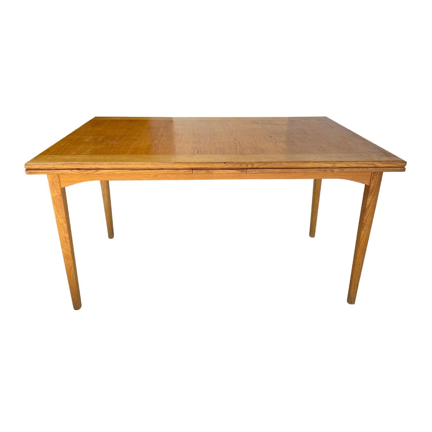 20th Century Swedish Mid-Century Extendable Walnut Dining Table by Carl Malmsten For Sale 1