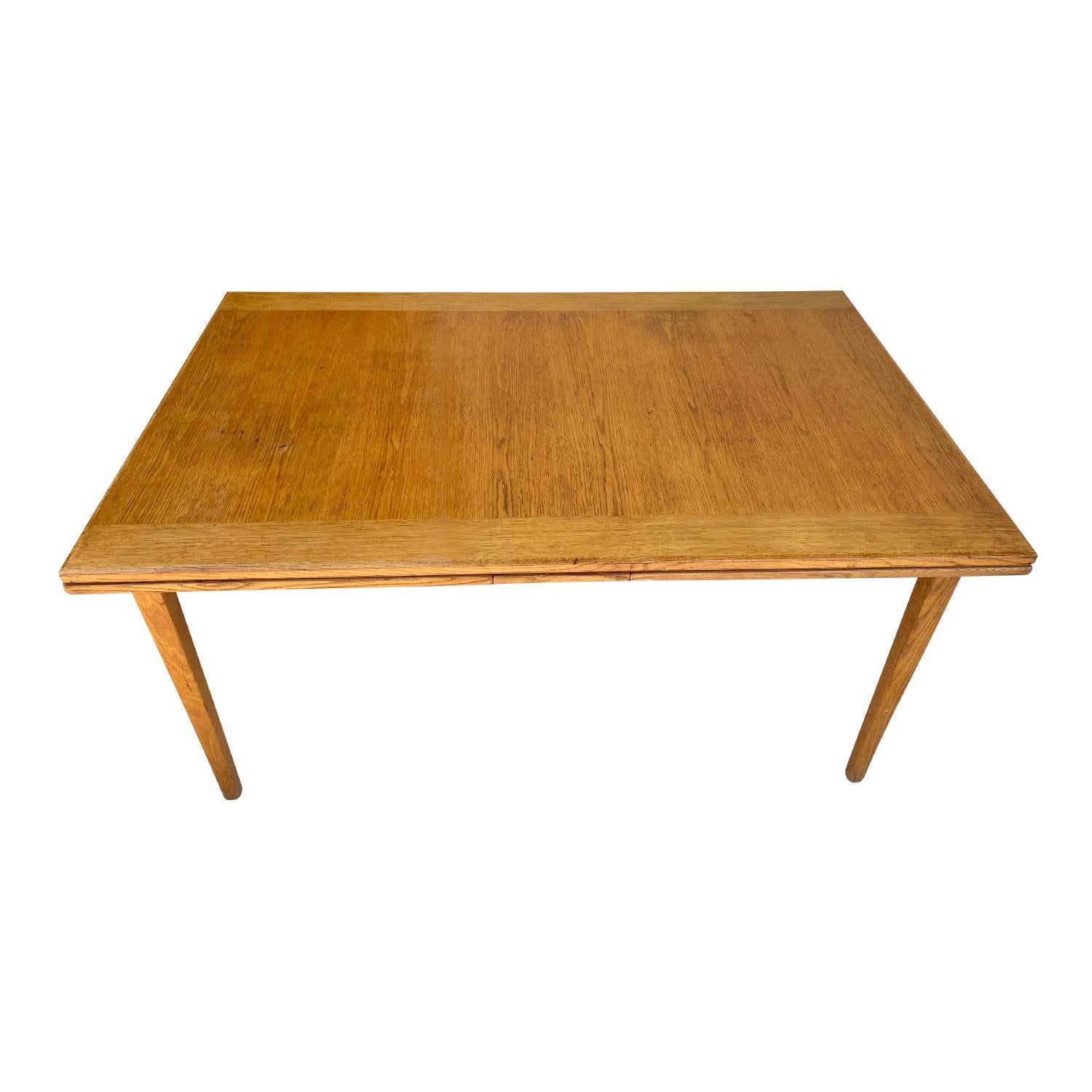 20th Century Swedish Mid-Century Extendable Walnut Dining Table by Carl Malmsten For Sale 2