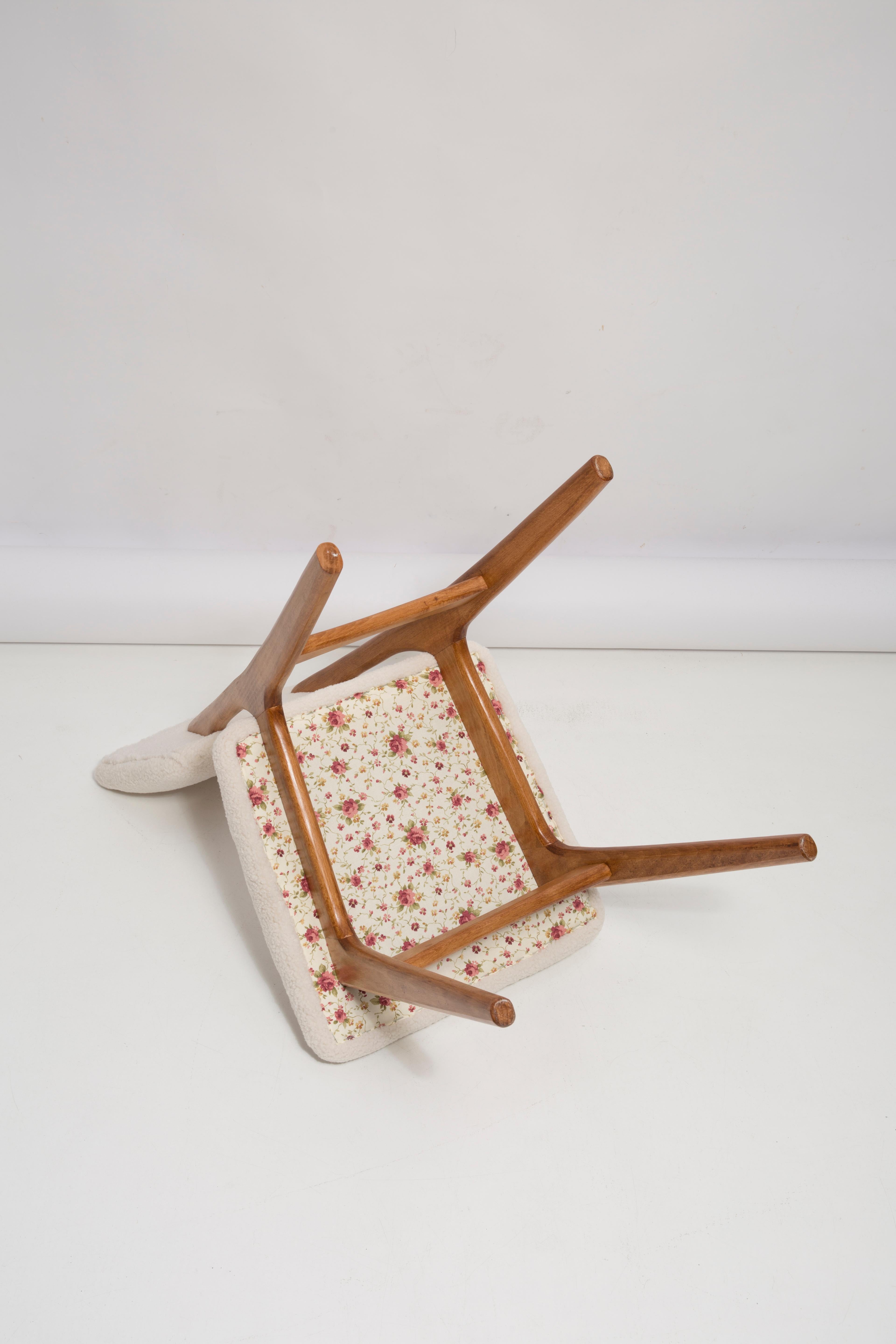 20th Century Light Crème Boucle Oak Wood Butterfly Chair, Europe, 1960 For Sale 6