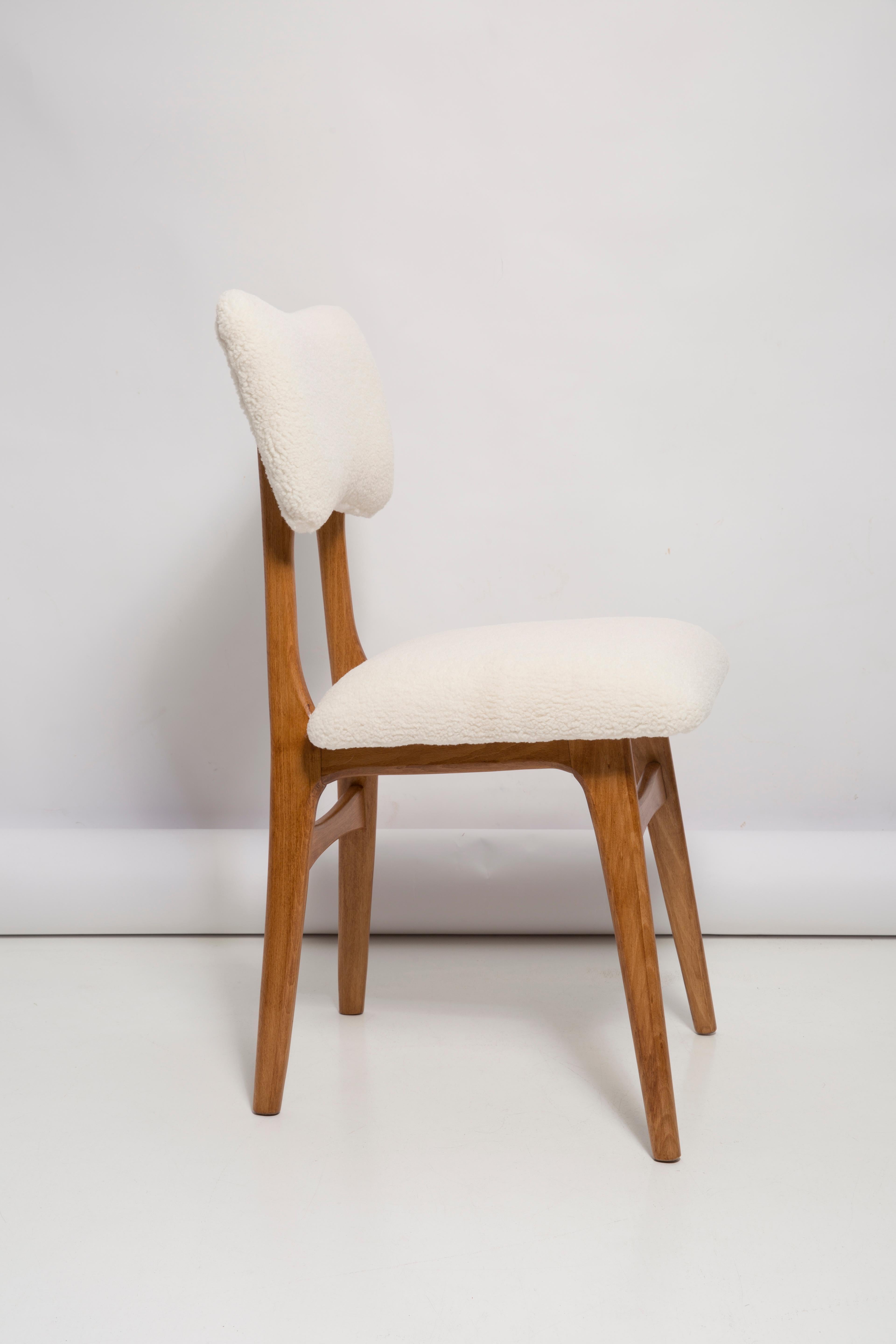 Mid-Century Modern 20th Century Light Crème Boucle Oak Wood Butterfly Chair, Europe, 1960 For Sale