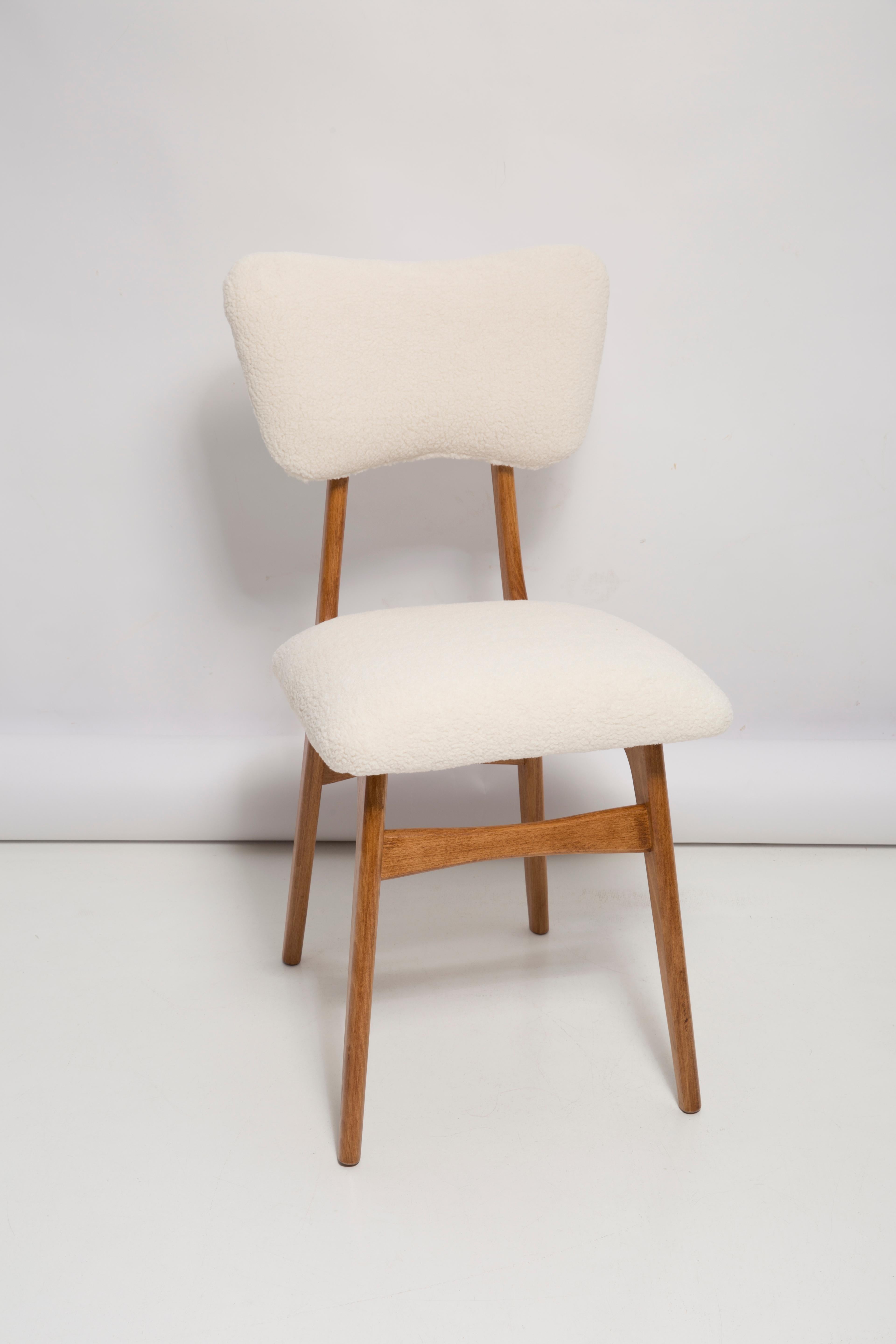 Hand-Crafted 20th Century Light Crème Boucle Oak Wood Butterfly Chair, Europe, 1960 For Sale