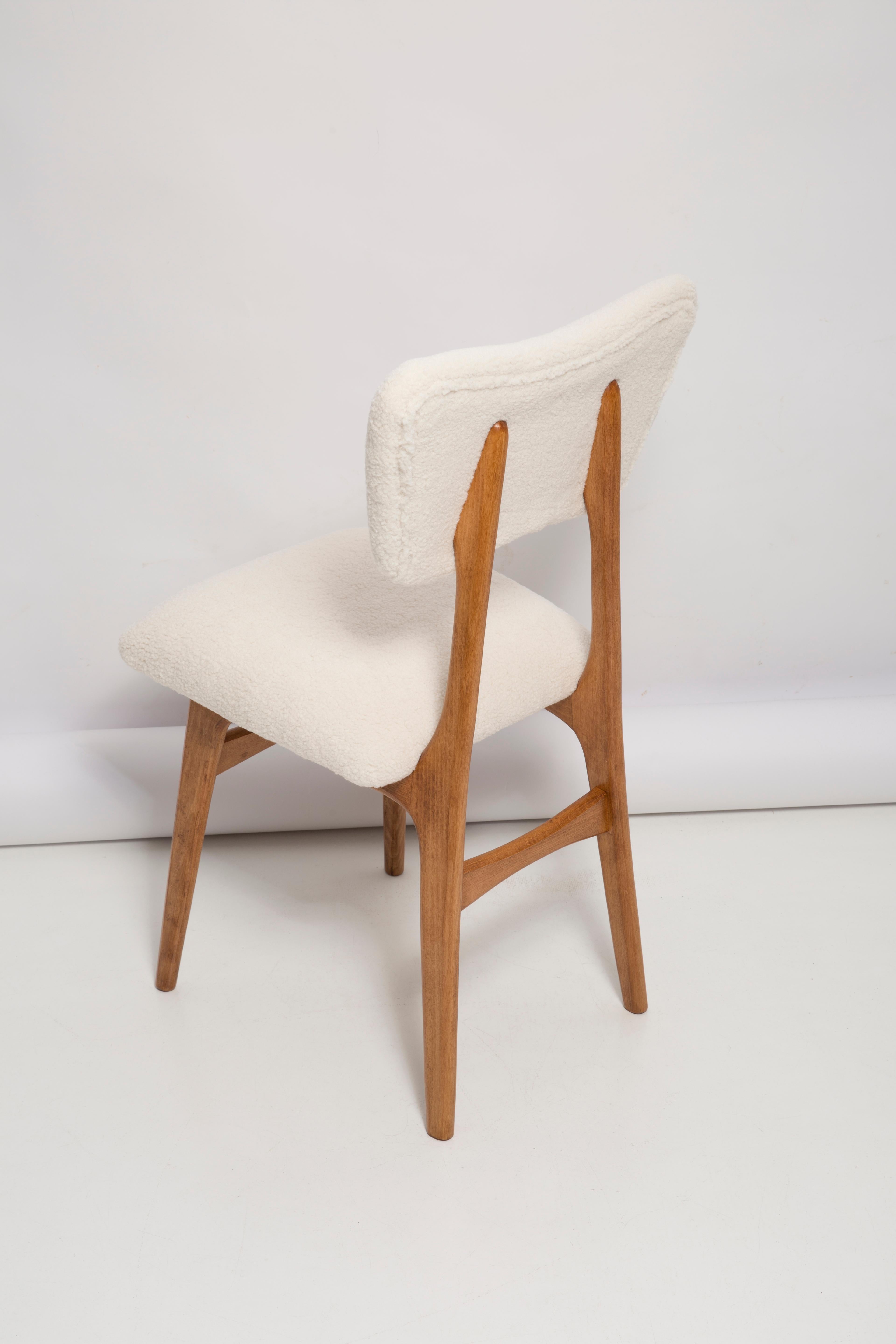 Sedia a farfalla in legno di quercia con bouclè chiaro del XX secolo, Europa, 1960 in vendita 1