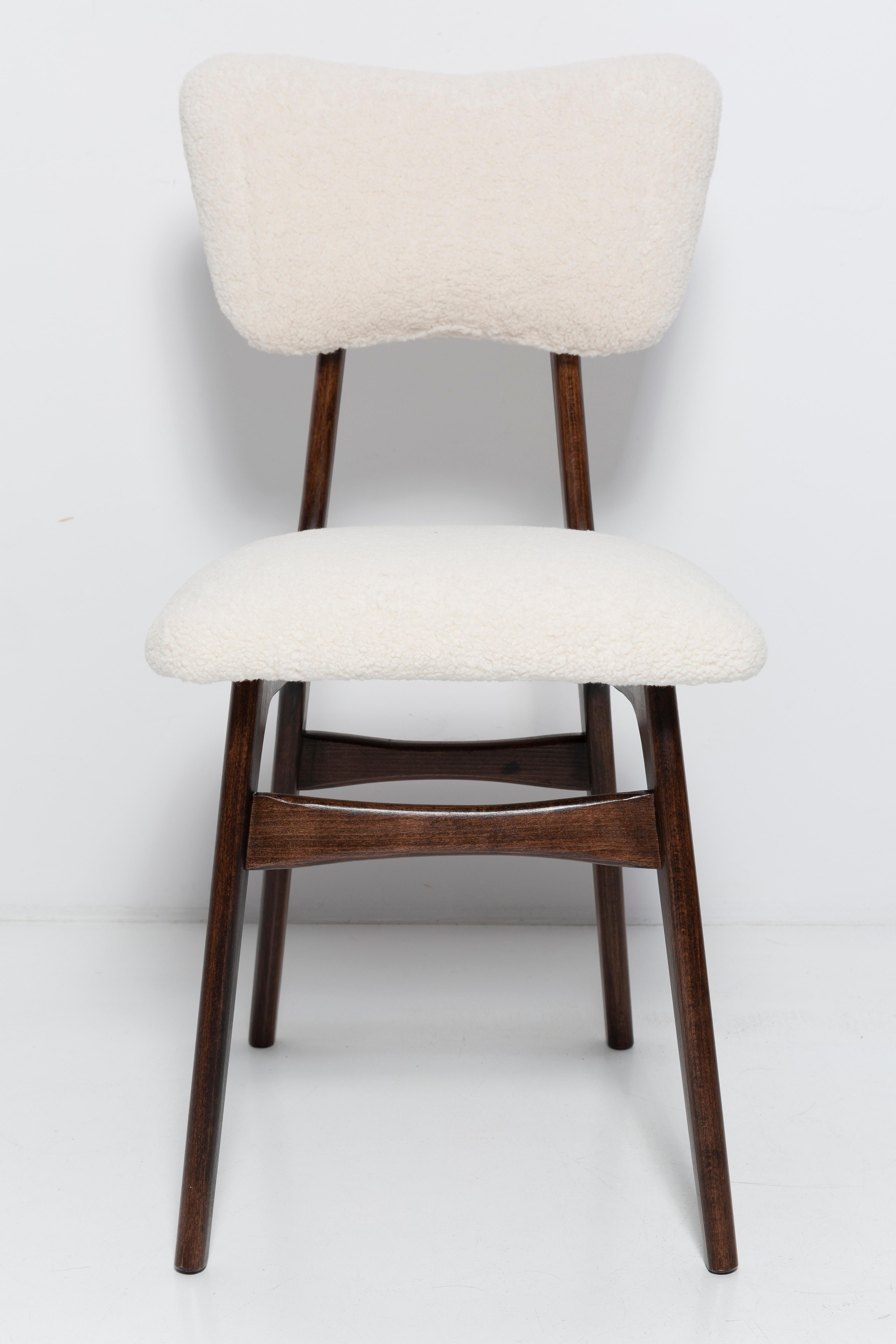 20th Century Light Crème Boucle Walnut Wood Butterfly Chair, Europe, 1960. For Sale 3