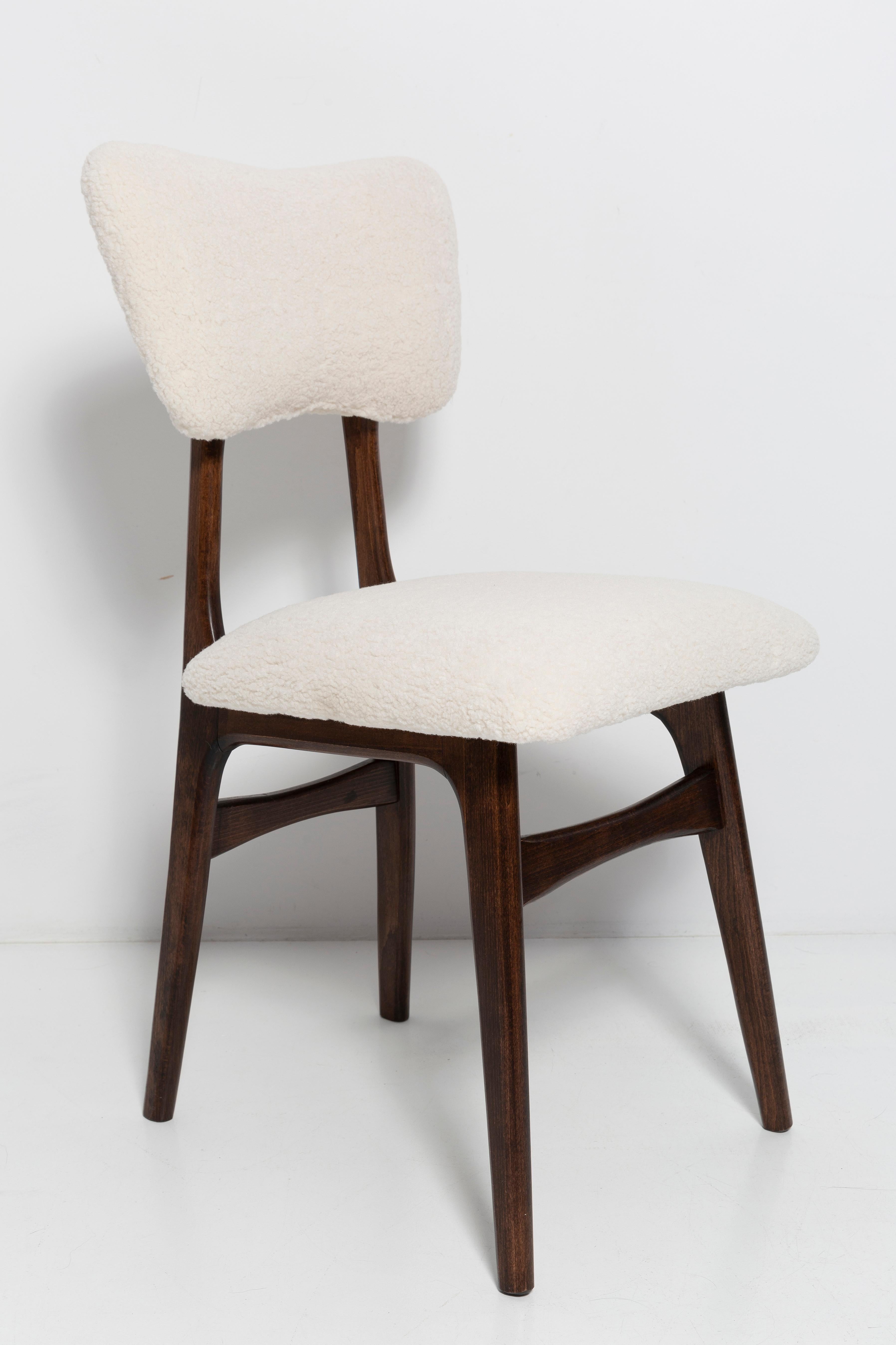 Mid-Century Modern 20th Century Light Crème Boucle Walnut Wood Butterfly Chair, Europe, 1960. For Sale