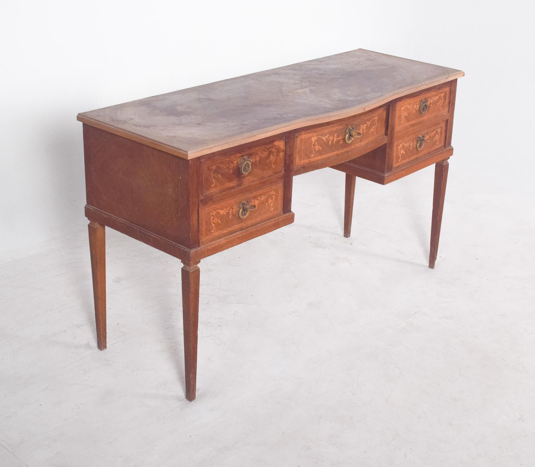 Portuguese 20th Century Light Wood Dressing Table with Marquetry. For Sale