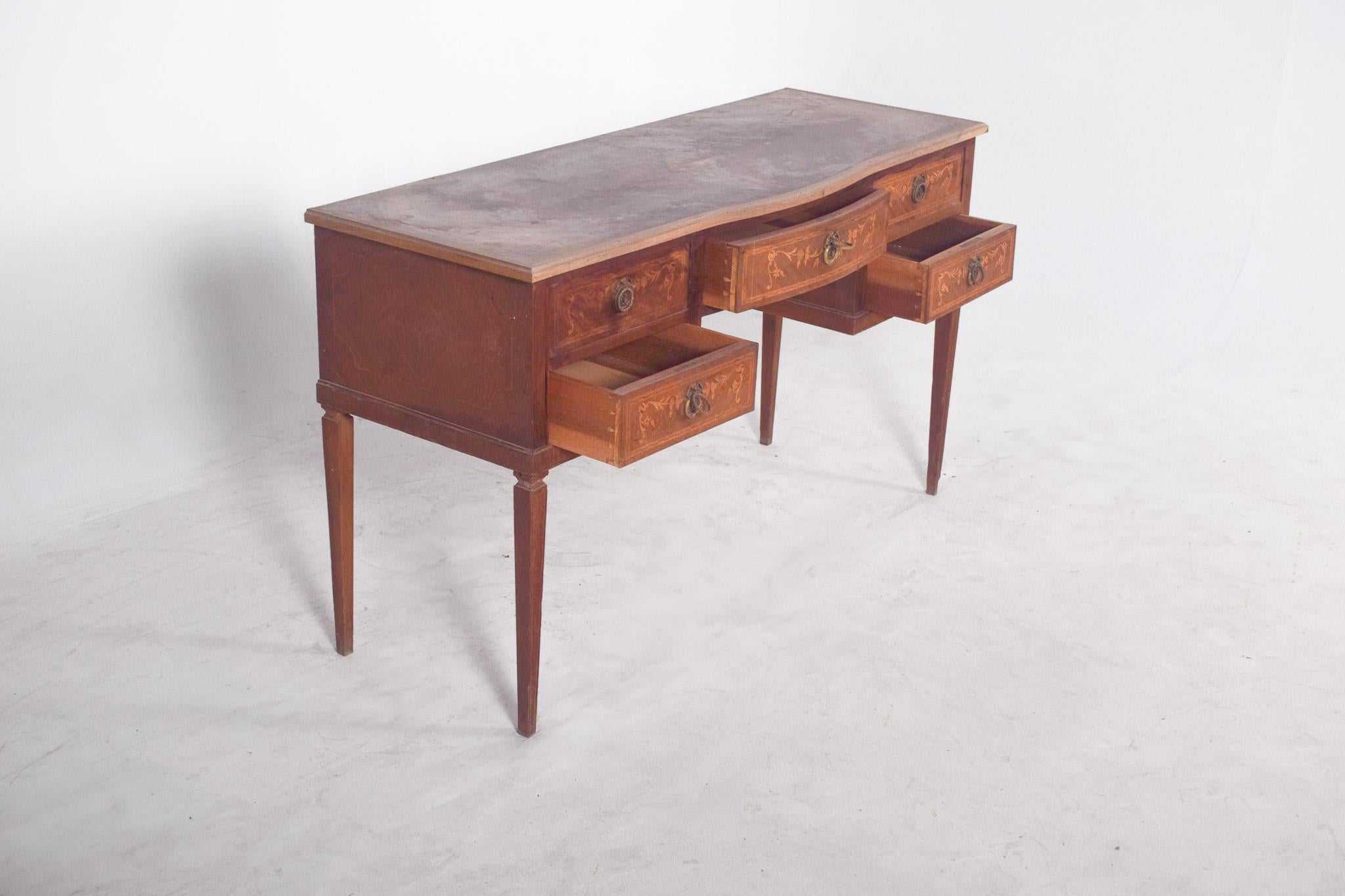 20th Century Light Wood Dressing Table with Marquetry. For Sale 1
