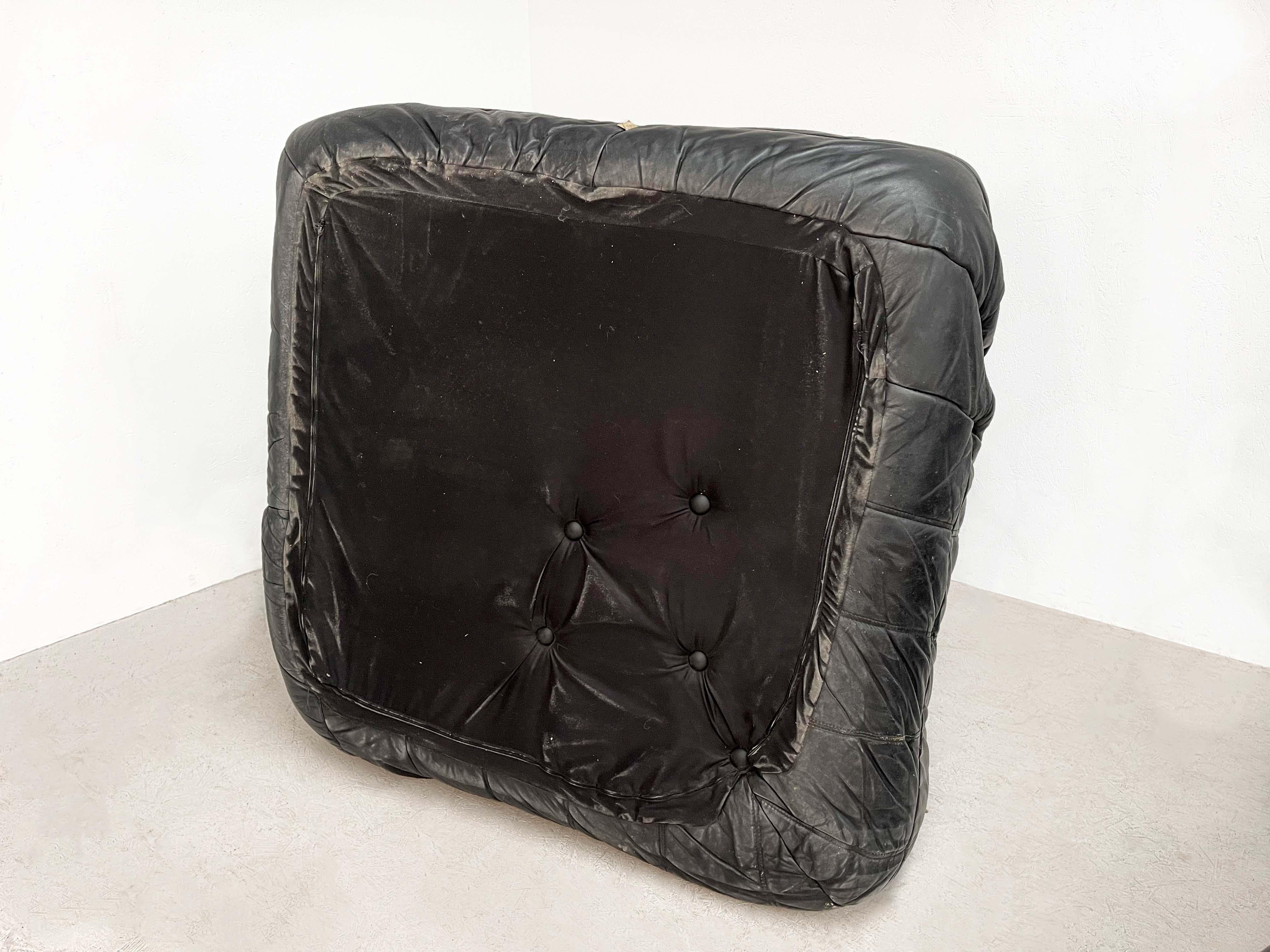 20th Century Ligne Roset Black Leather Lounge Corner Chair In Good Condition In Nijlen, VAN