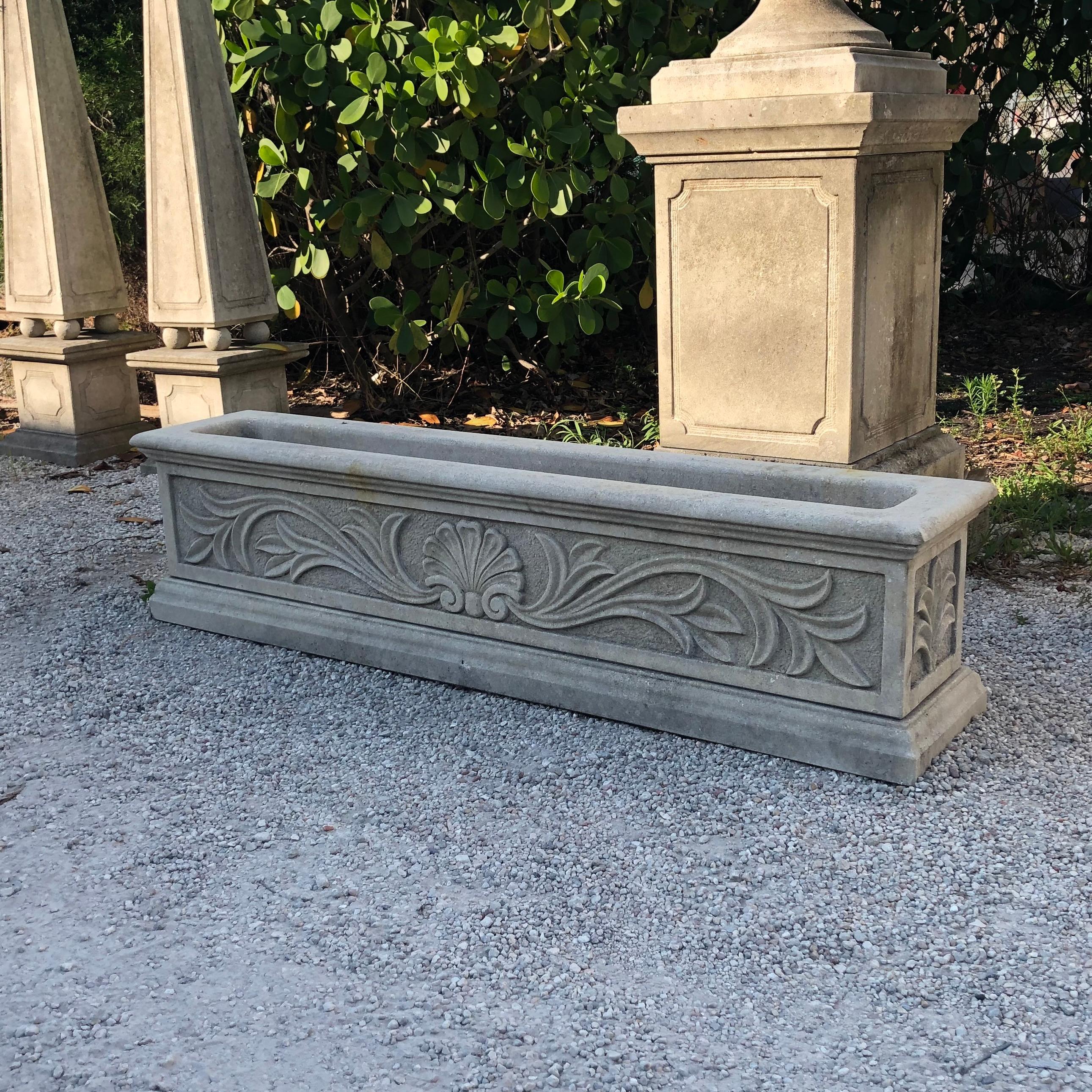 Rinascimento Fioriera da giardino in pietra calcarea del XX secolo in vendita