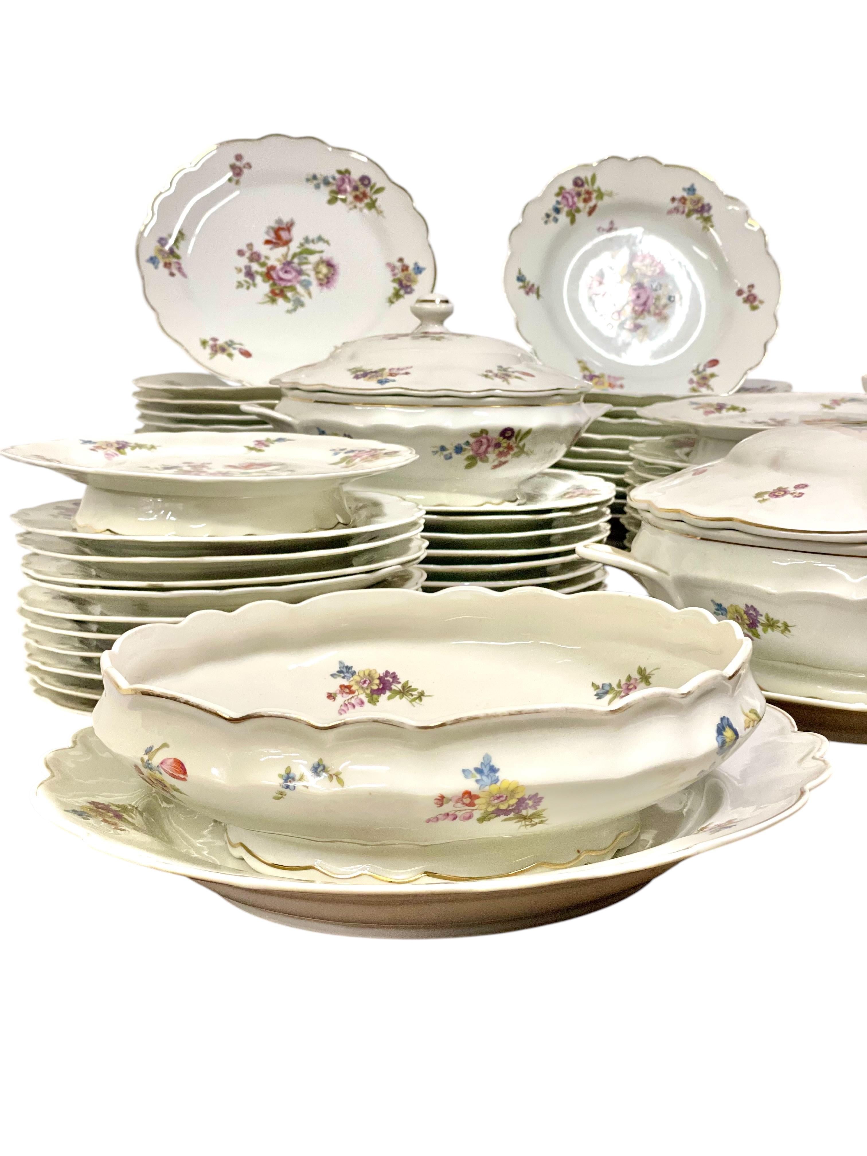 Servizio da tavola in porcellana ULIM Limoges 63 pezzi del XX secolo in vendita 7