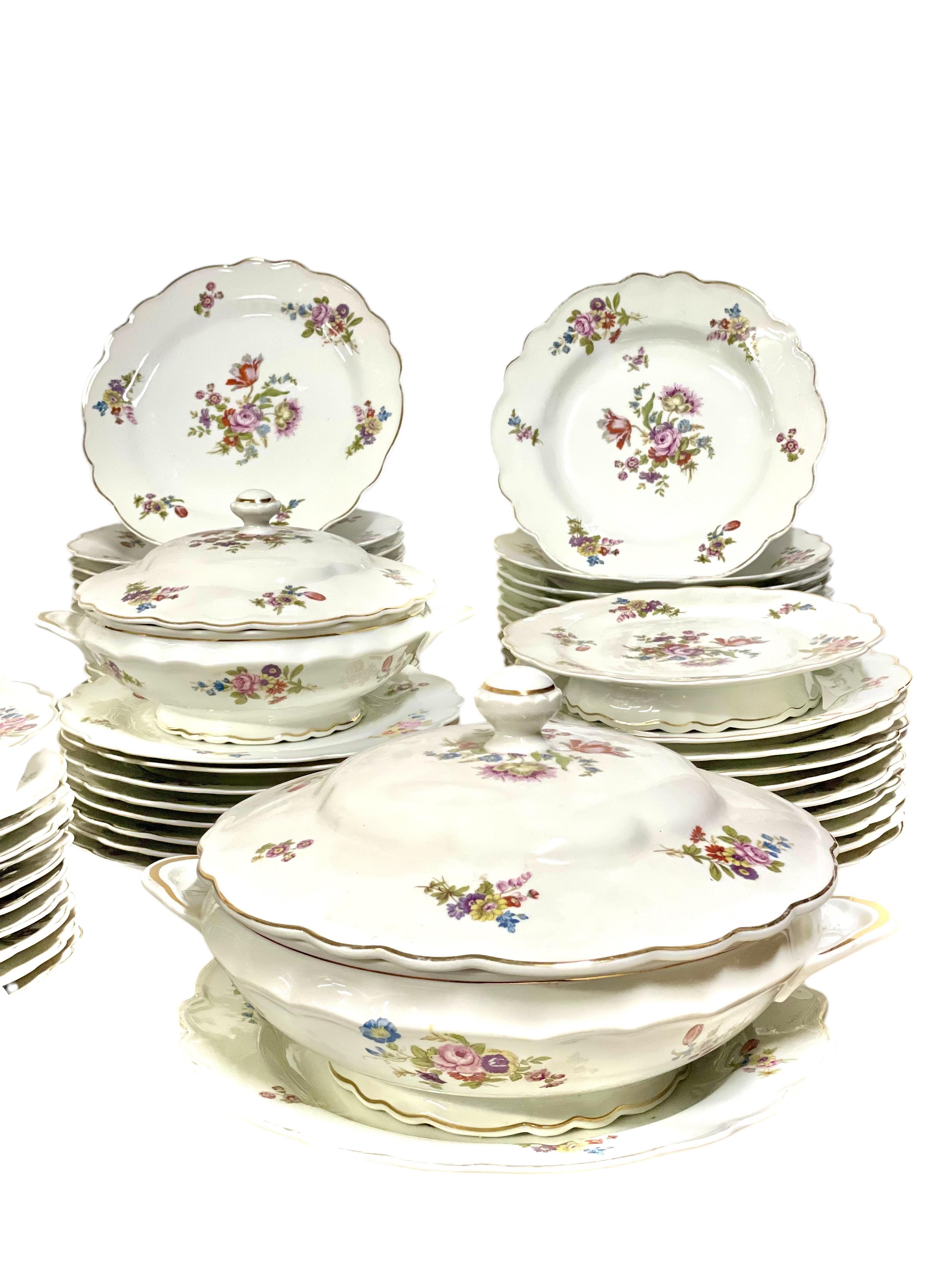 Servizio da tavola in porcellana ULIM Limoges 63 pezzi del XX secolo in vendita 11