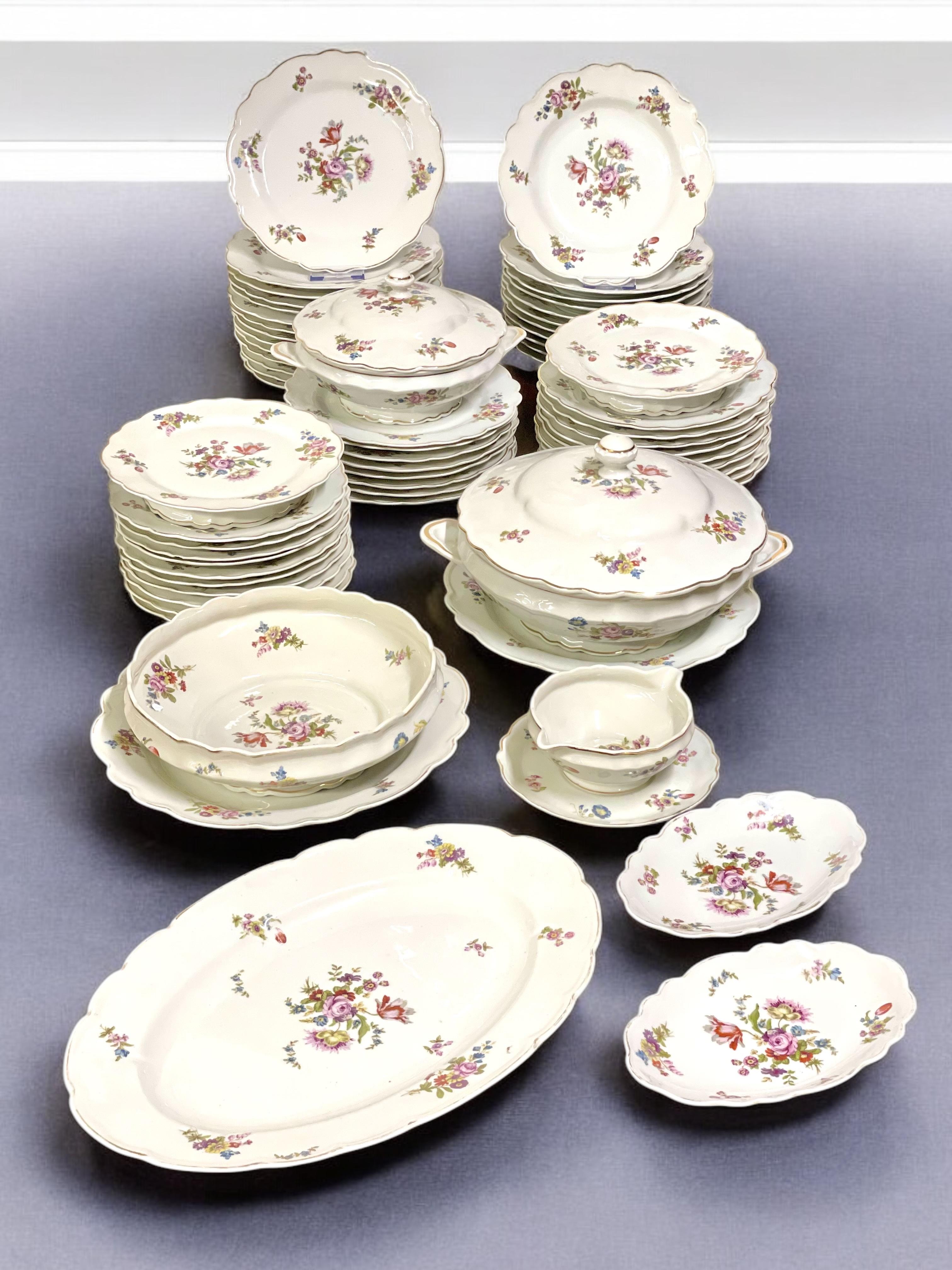 Servizio da tavola in porcellana ULIM Limoges 63 pezzi del XX secolo in vendita 12