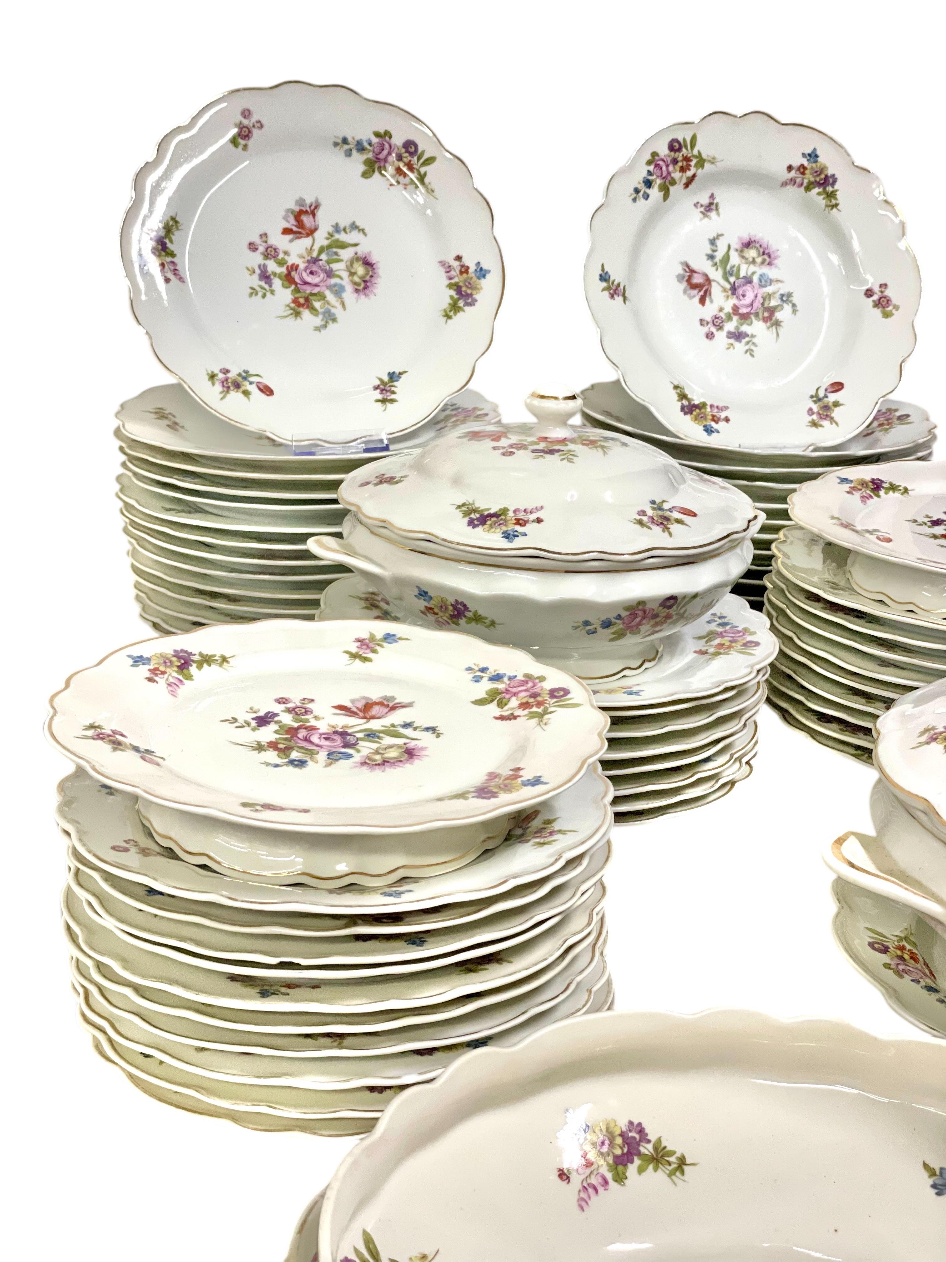 Servizio da tavola in porcellana ULIM Limoges 63 pezzi del XX secolo In condizioni buone in vendita a LA CIOTAT, FR