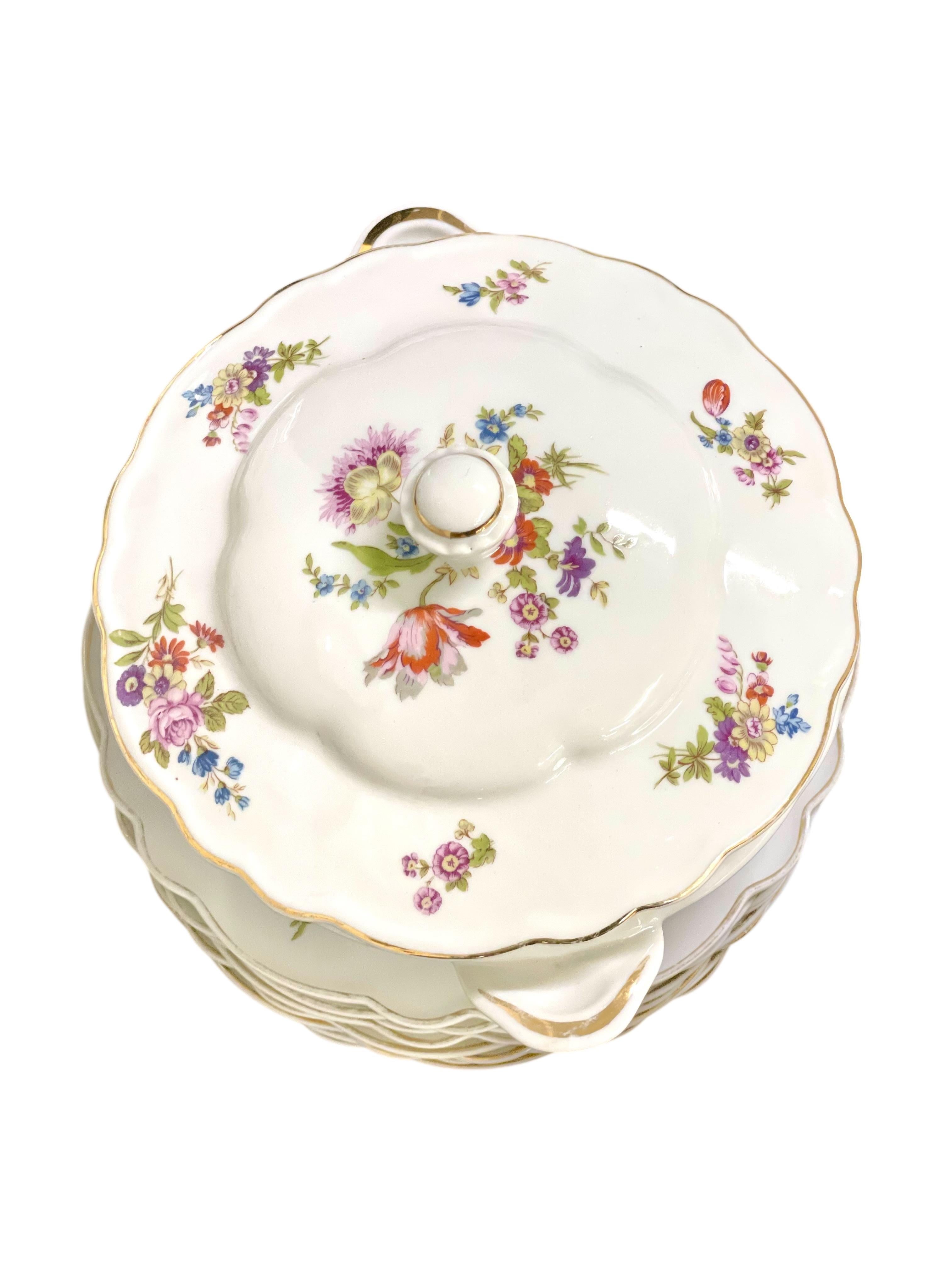 Servizio da tavola in porcellana ULIM Limoges 63 pezzi del XX secolo in vendita 2