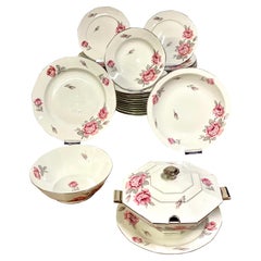 Vajilla de porcelana de Limoges del siglo XX para 12 personas con motivo de rosas