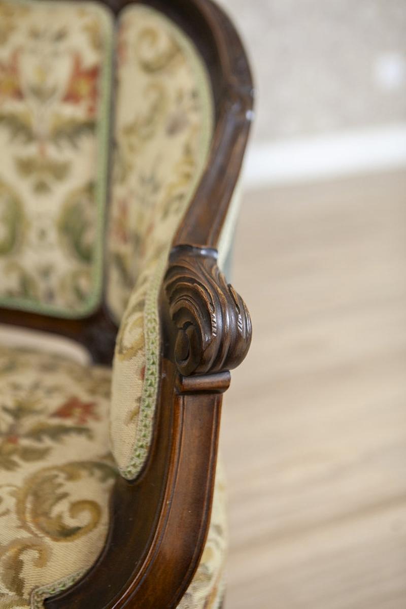 Rococo Revival Walnut Living Room Set From the Early 20th Century - 3 Pieces For Sale 6