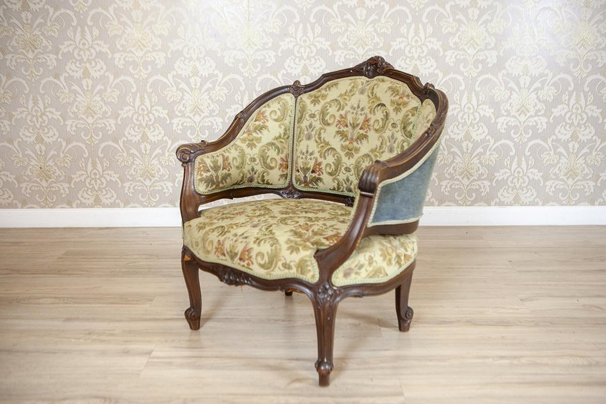 Rococo Revival Walnut Living Room Set From the Early 20th Century - 3 Pieces For Sale 3