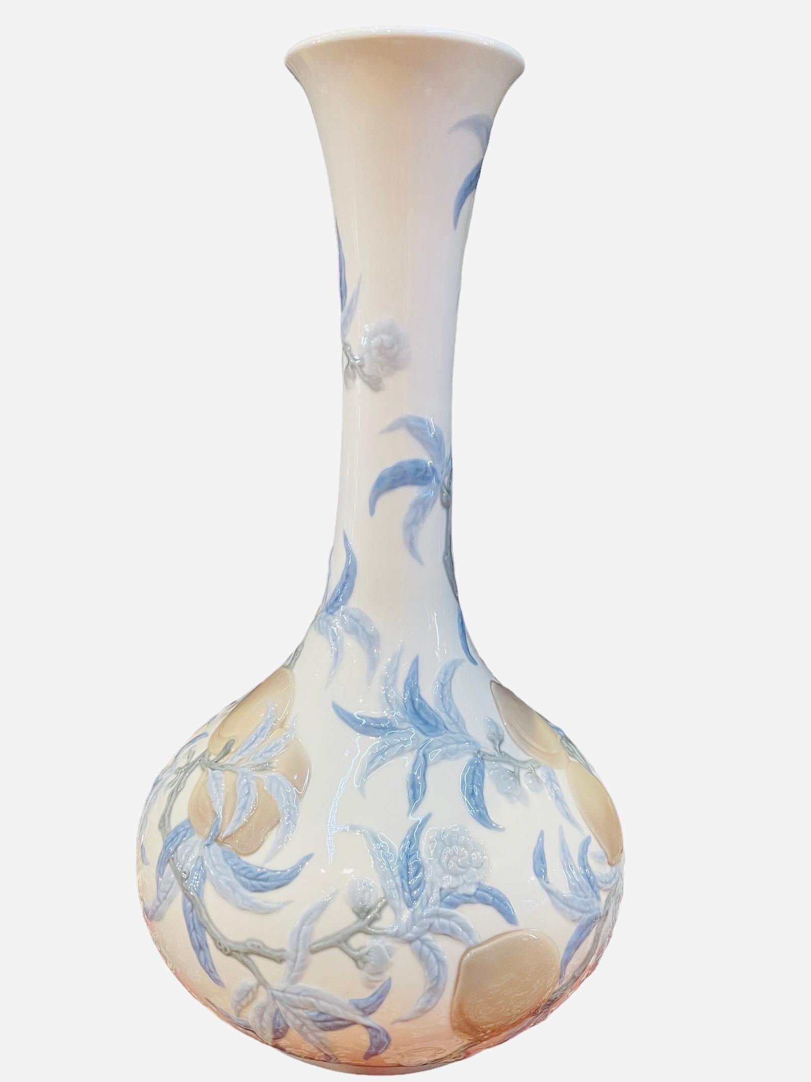 20th Century Lladro Porcelain Gourd Vase For Sale 4