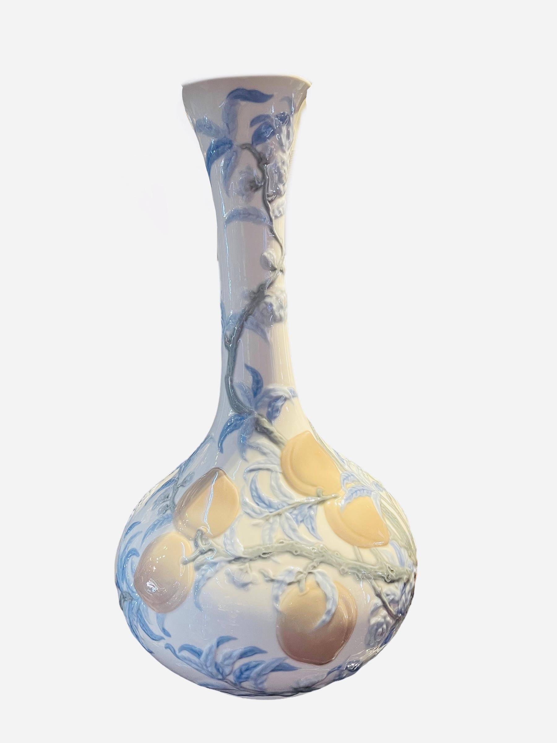 20th Century Lladro Porcelain Gourd Vase For Sale 2