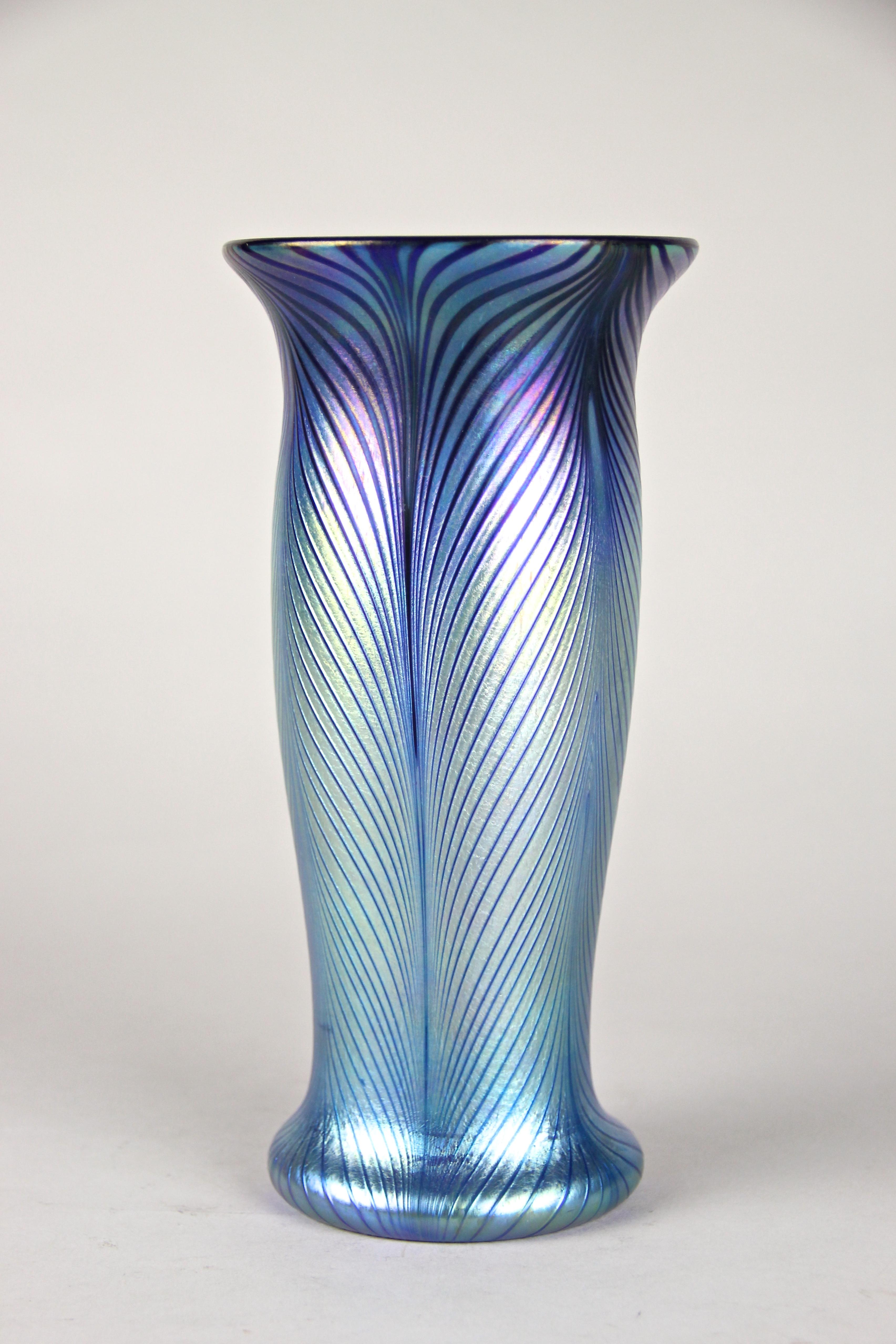 20th Century Loetz Witwe Glass Vase with Feather Decor Iriscident, CZ circa 1905 2