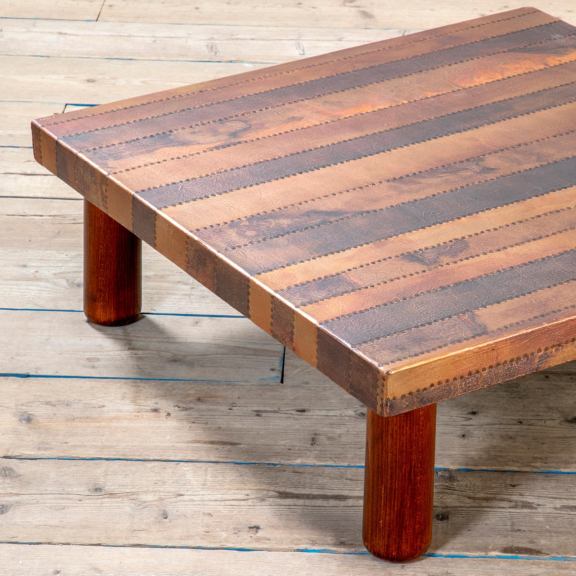 Mid-Century Modern 20e siècle, Lorenzo Burchiellaro Table basse en cuivre 70s en vente