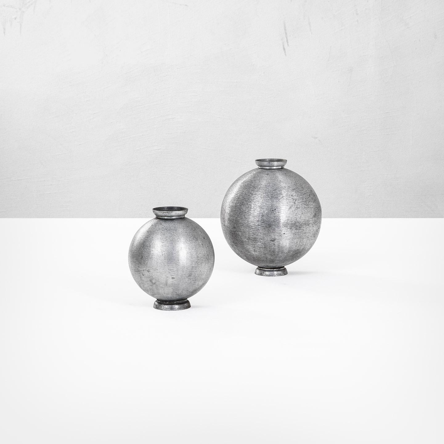 Pair of vase designed and realized by Lorenzo Burchiellaro in '60s. The two vases have two different size: 
- Vase 1) height 23 x diameter 19 cm 
- Vase 2) height 17 x diameter 15 cm 
Each piece has the signature of the author under the base.
Fully