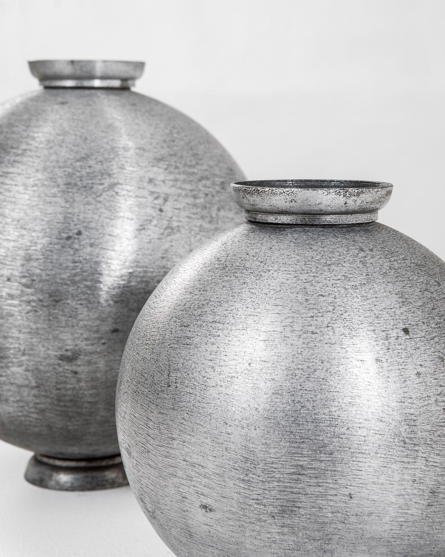 Brushed 20th Century Lorenzo Burchiellaro Pair of Vase in Aluminium of '60s For Sale