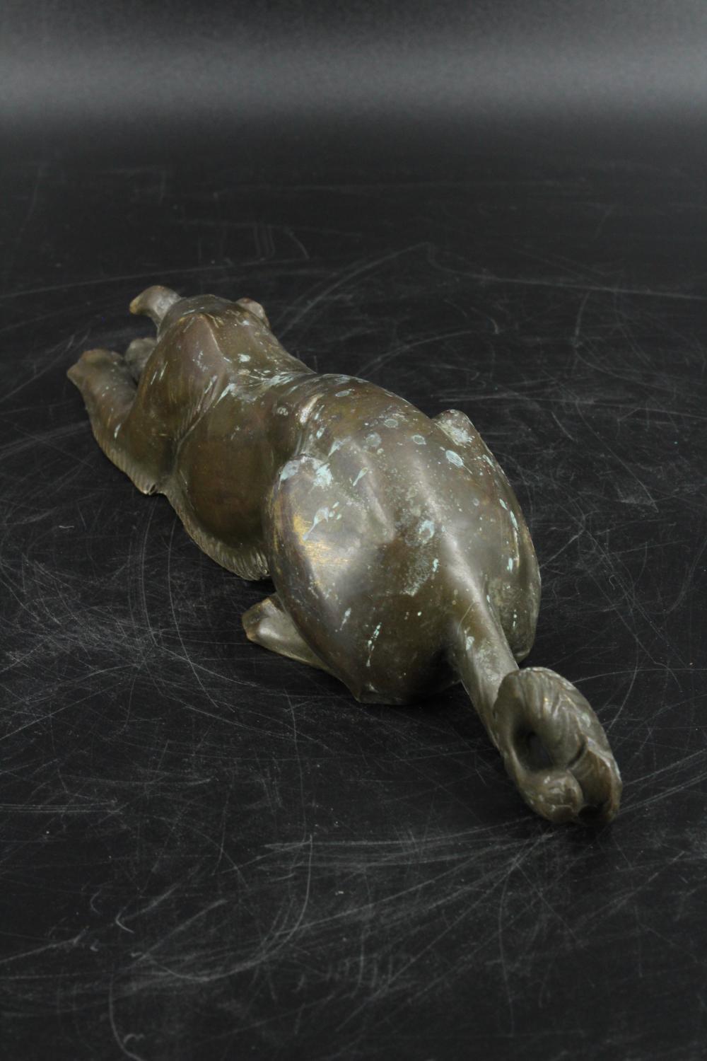 20ième siècle Début du 20e siècle, sculpture de lévrier en bronze de Louis Albert Carvin en vente