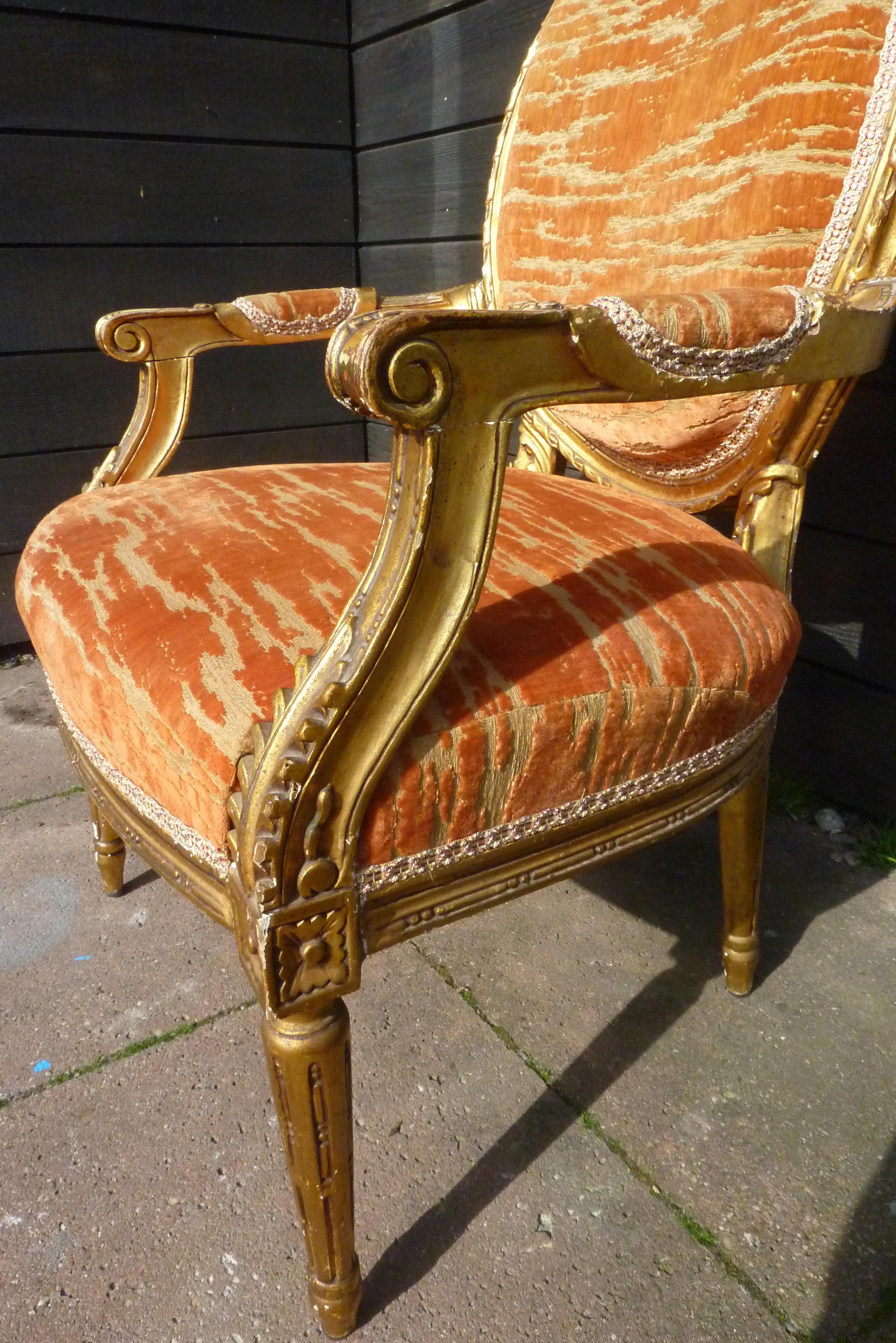 20th Century Louis Seize Gilded Chairs In Good Condition For Sale In Groningen, NL