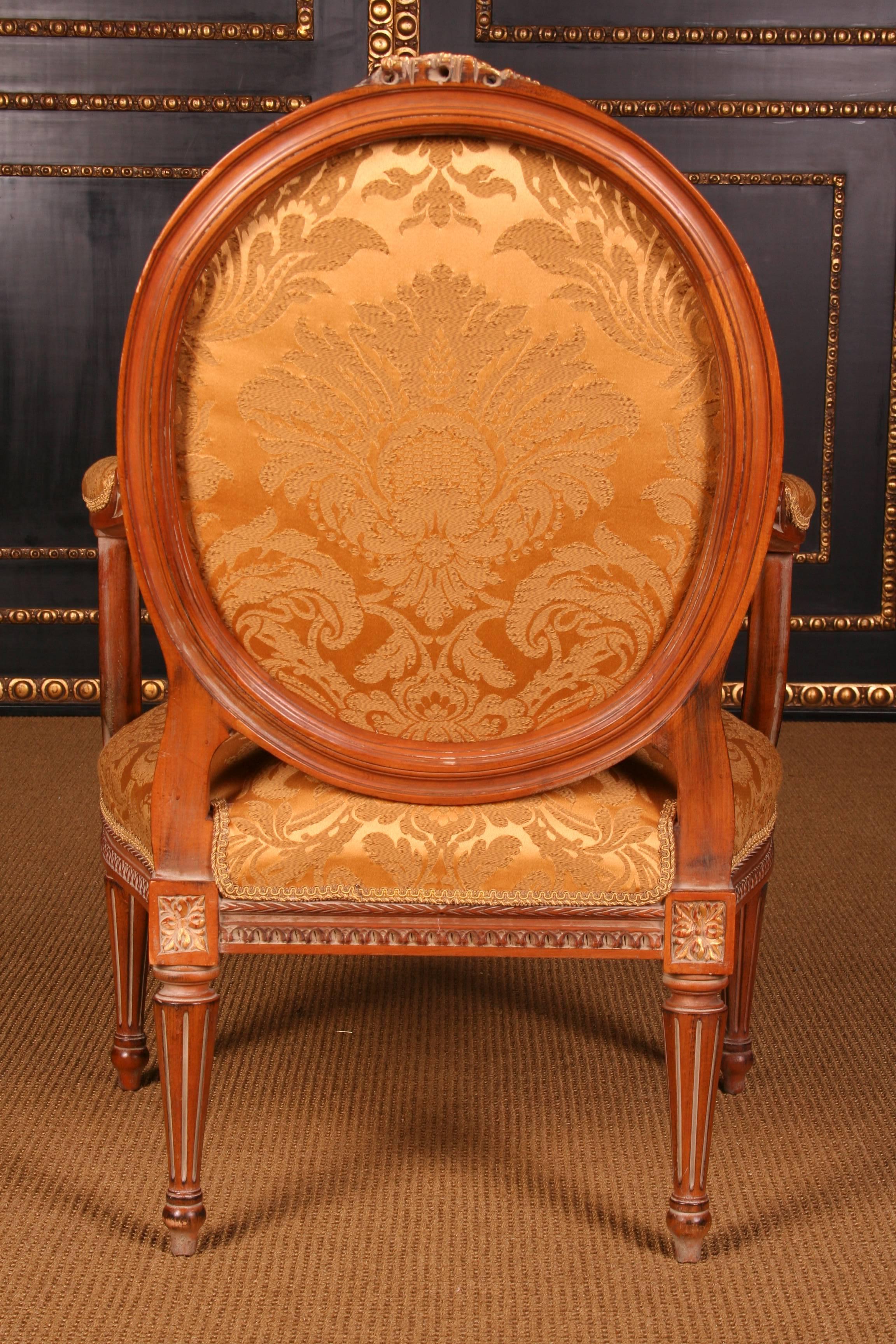 Garniture de groupe de sièges français en bois de style Louis Seize du 20ème siècle en vente 4